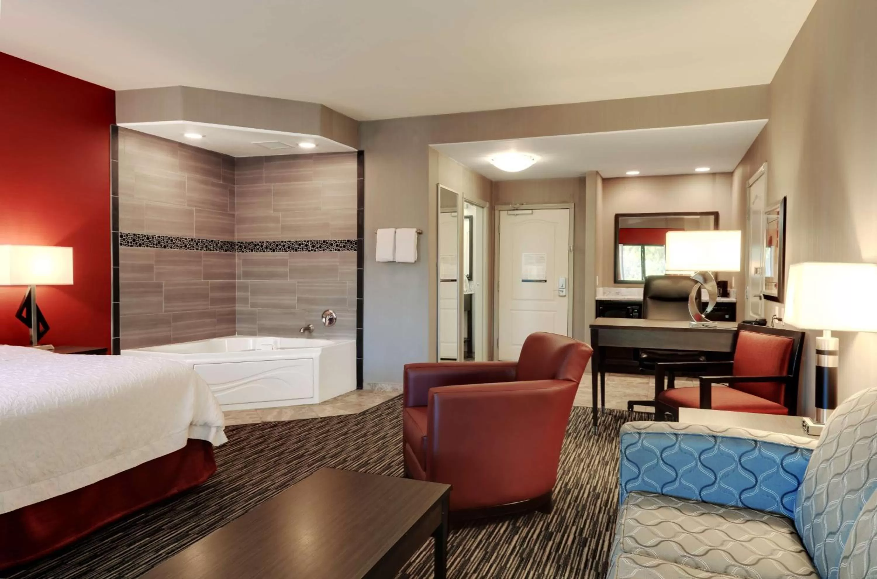 Bedroom, Bed in Hampton Inn & Suites Temecula