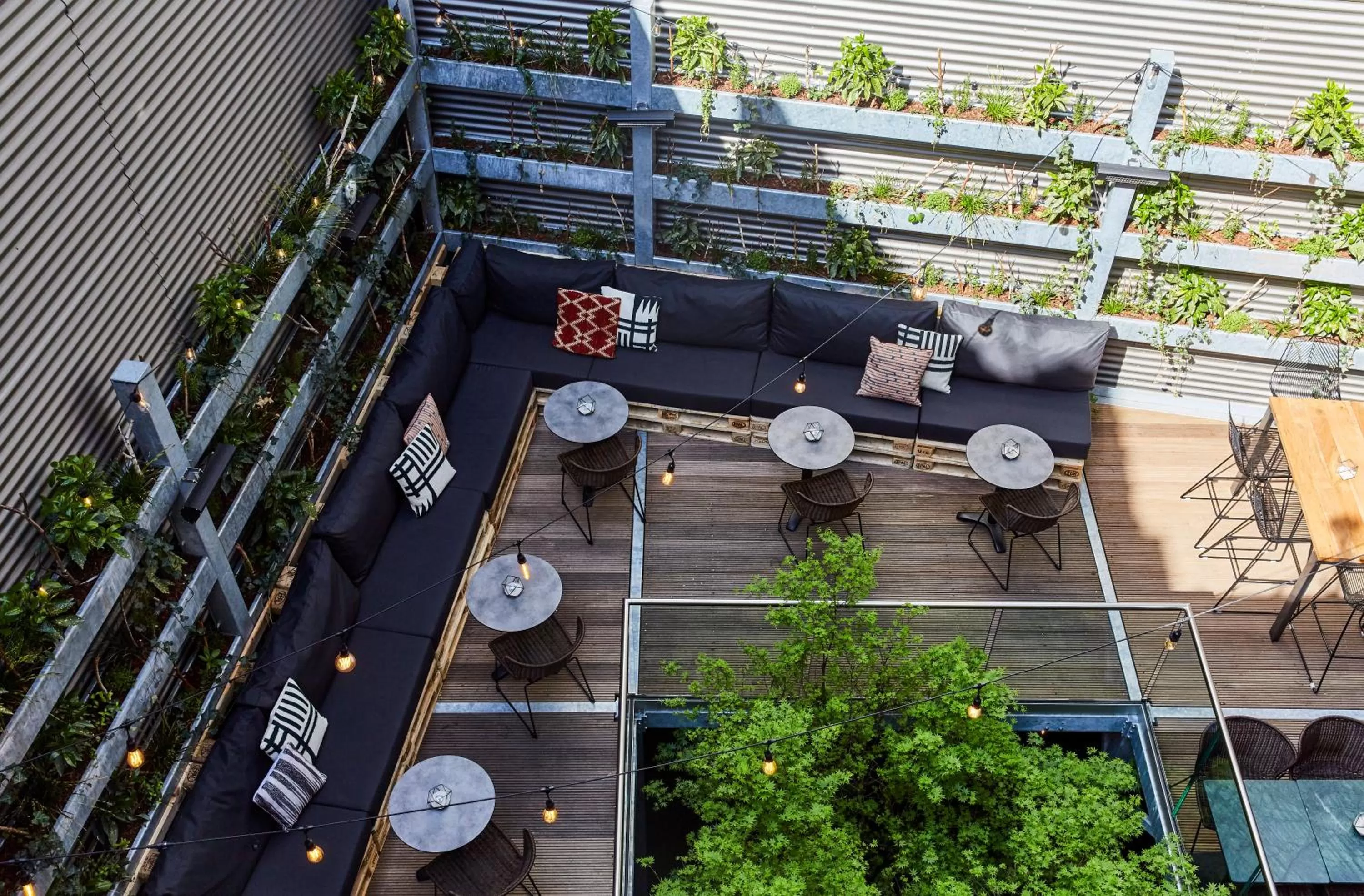 Restaurant/places to eat in Hotel Indigo Antwerp City Centre by IHG