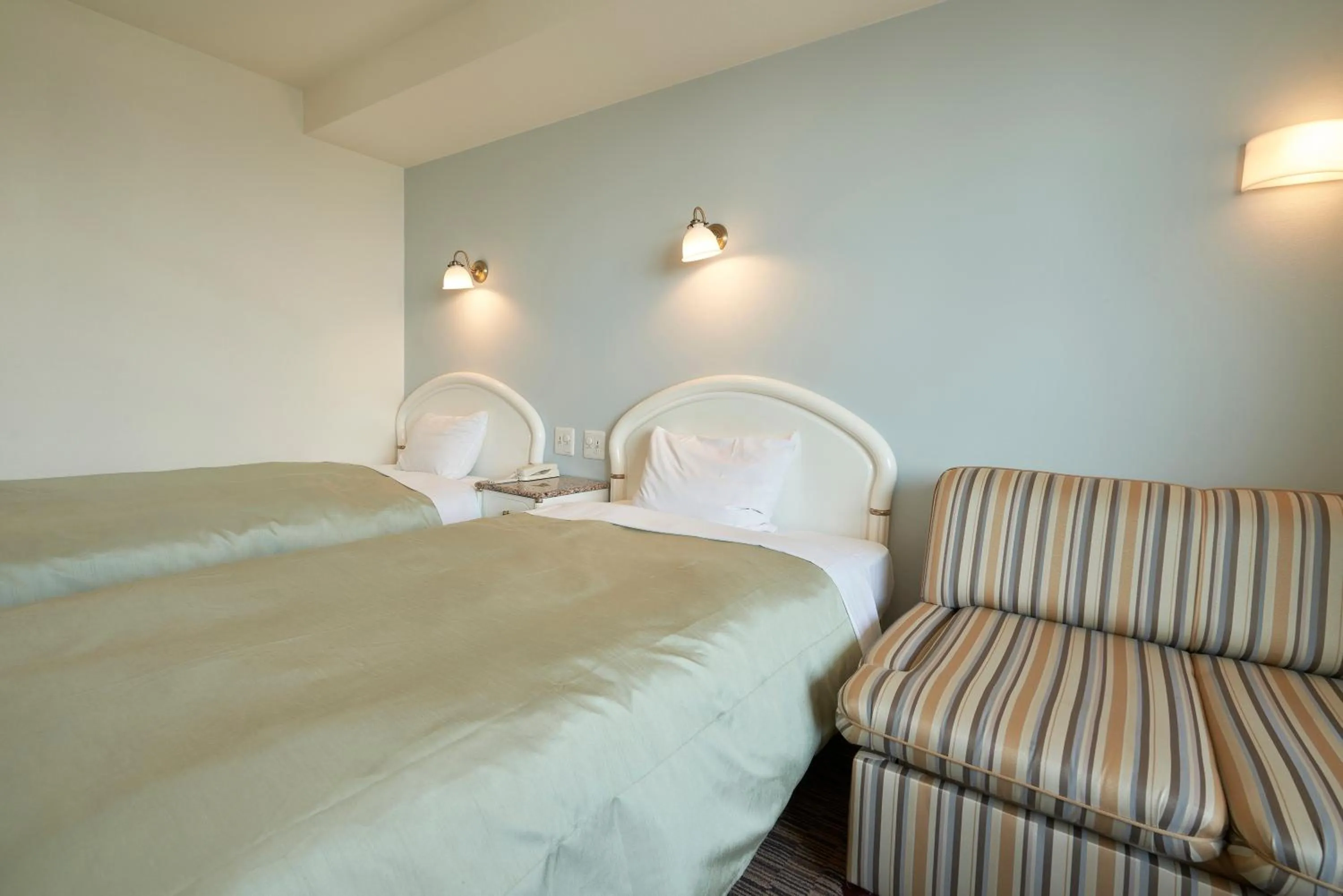 Photo of the whole room, Bed in Kobe Sannomiya Union Hotel