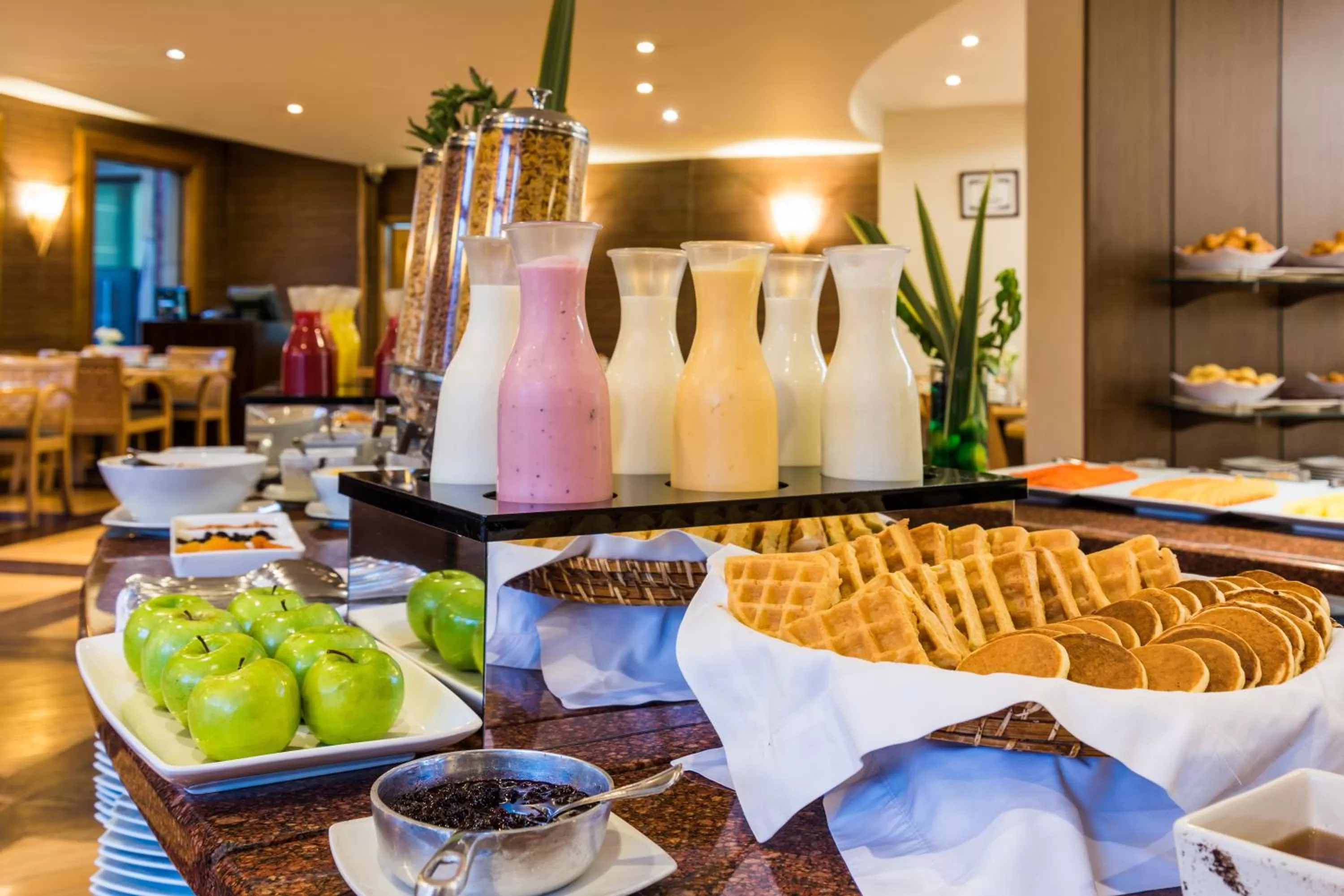 Food and drinks in Cosmos 100 Hotel & Centro de Convenciones - Hoteles Cosmos