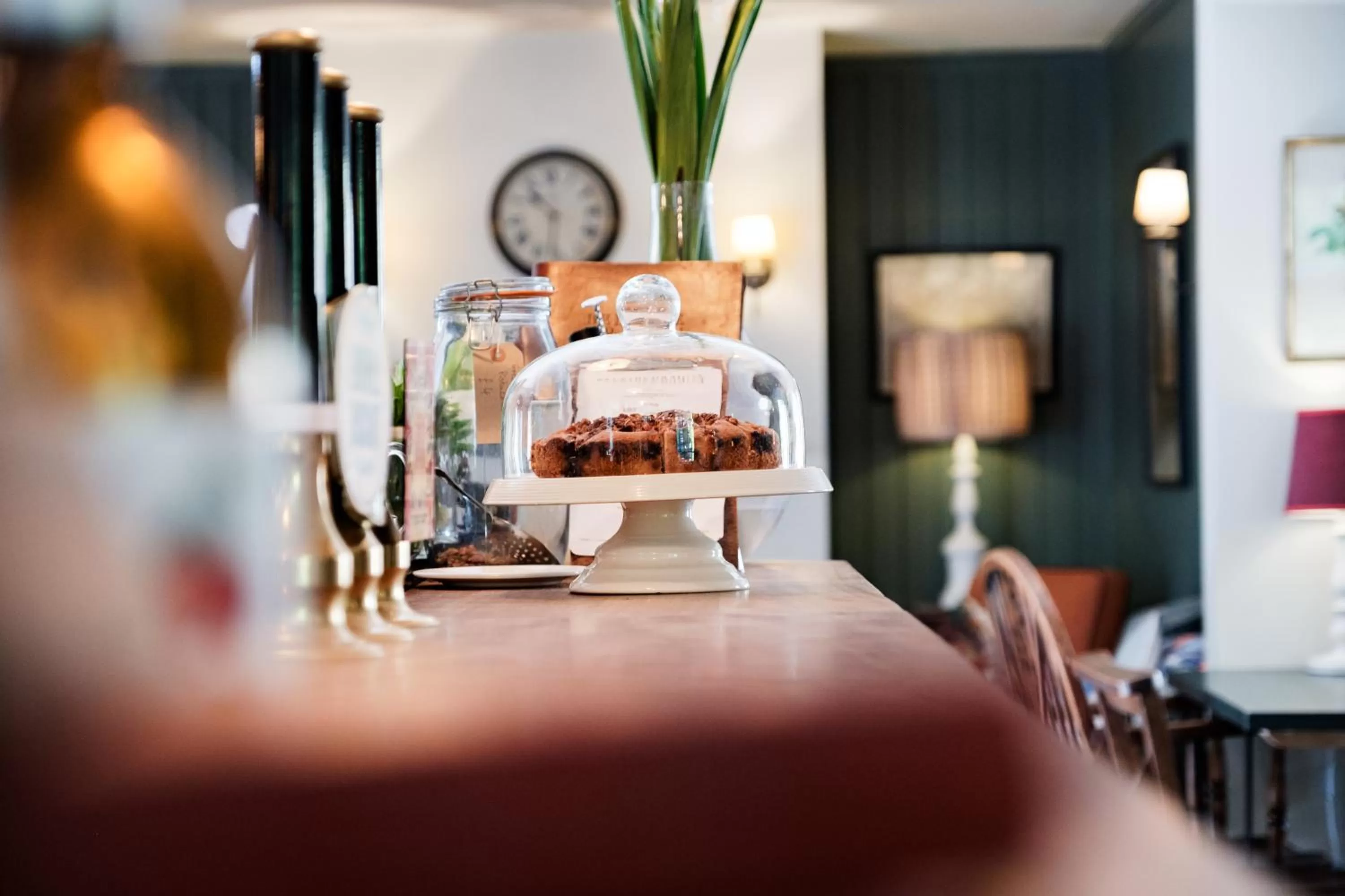 Food and drinks in Bel And The Dragon-Churt