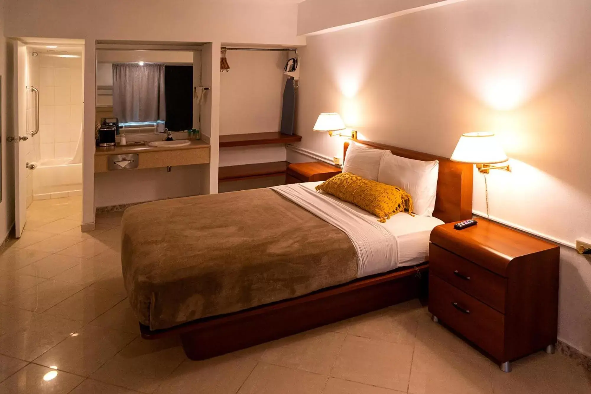 Standard Queen Room in Solace by the Sea Standard Queen Room in Solace by the Sea