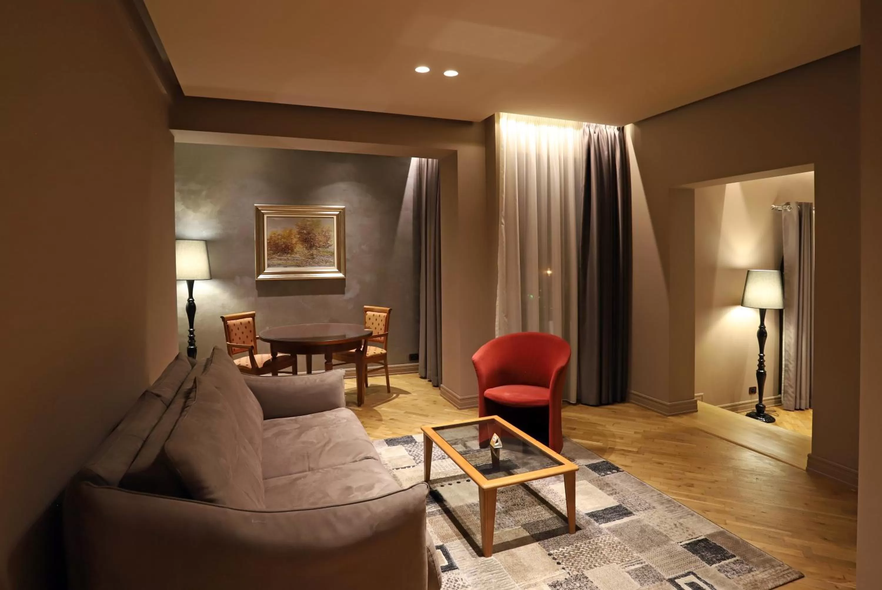 Living room in Mondial Hotel