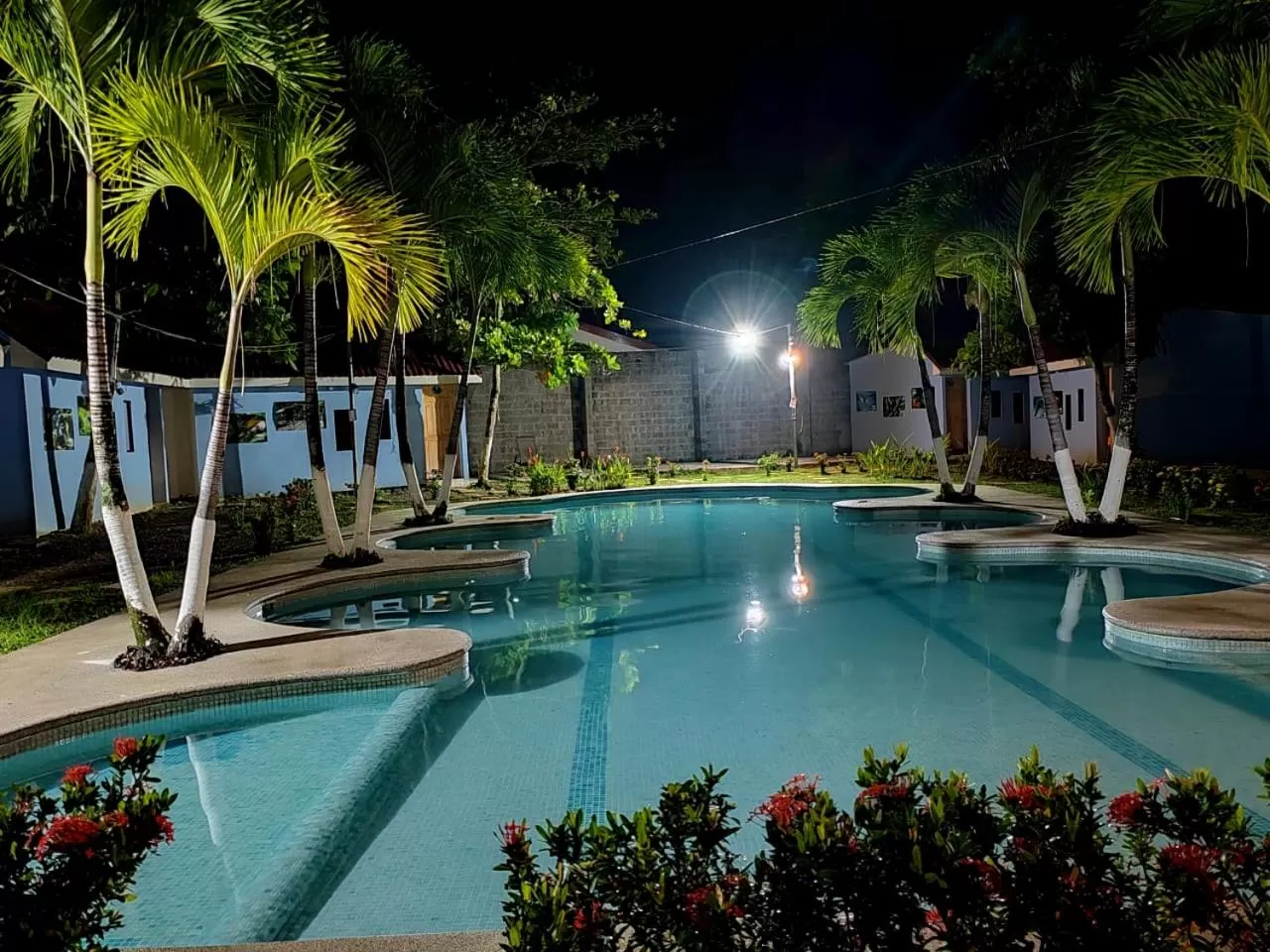 Property building, Swimming Pool in Hotel Catappa