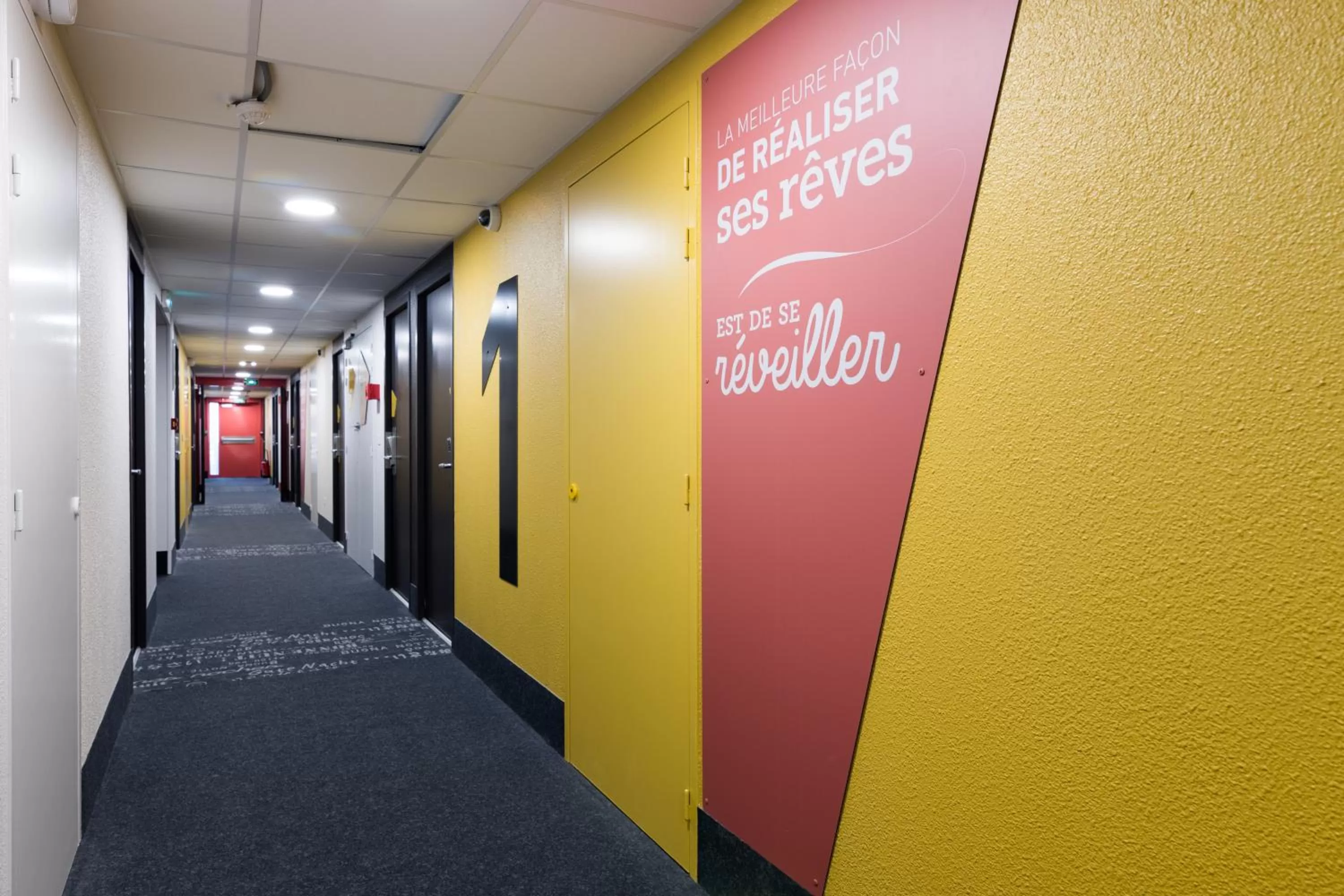 Decorative detail in B&B HOTEL Avignon 2