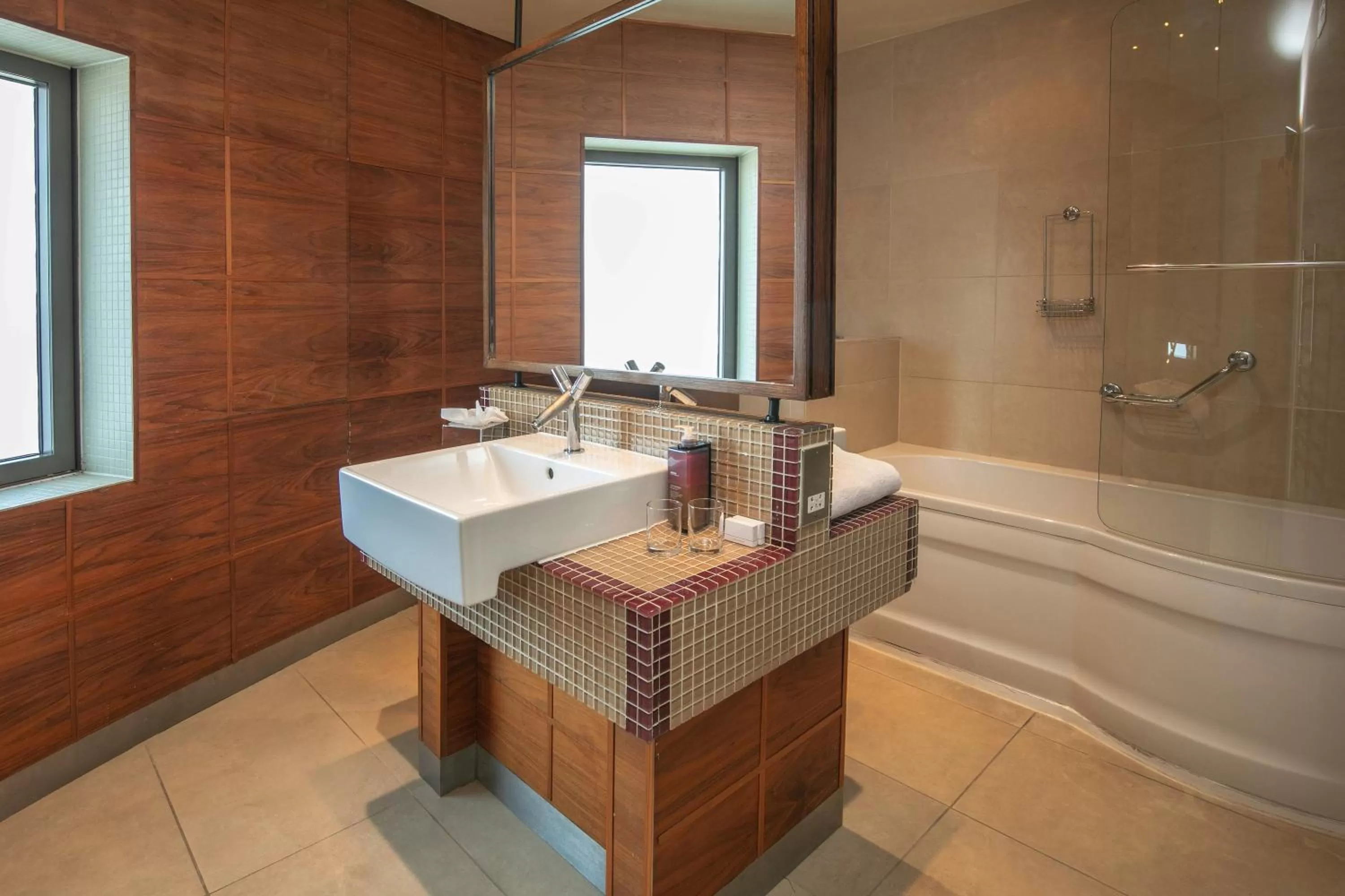 Bathroom in The Crown London, WorldHotels Distinctive