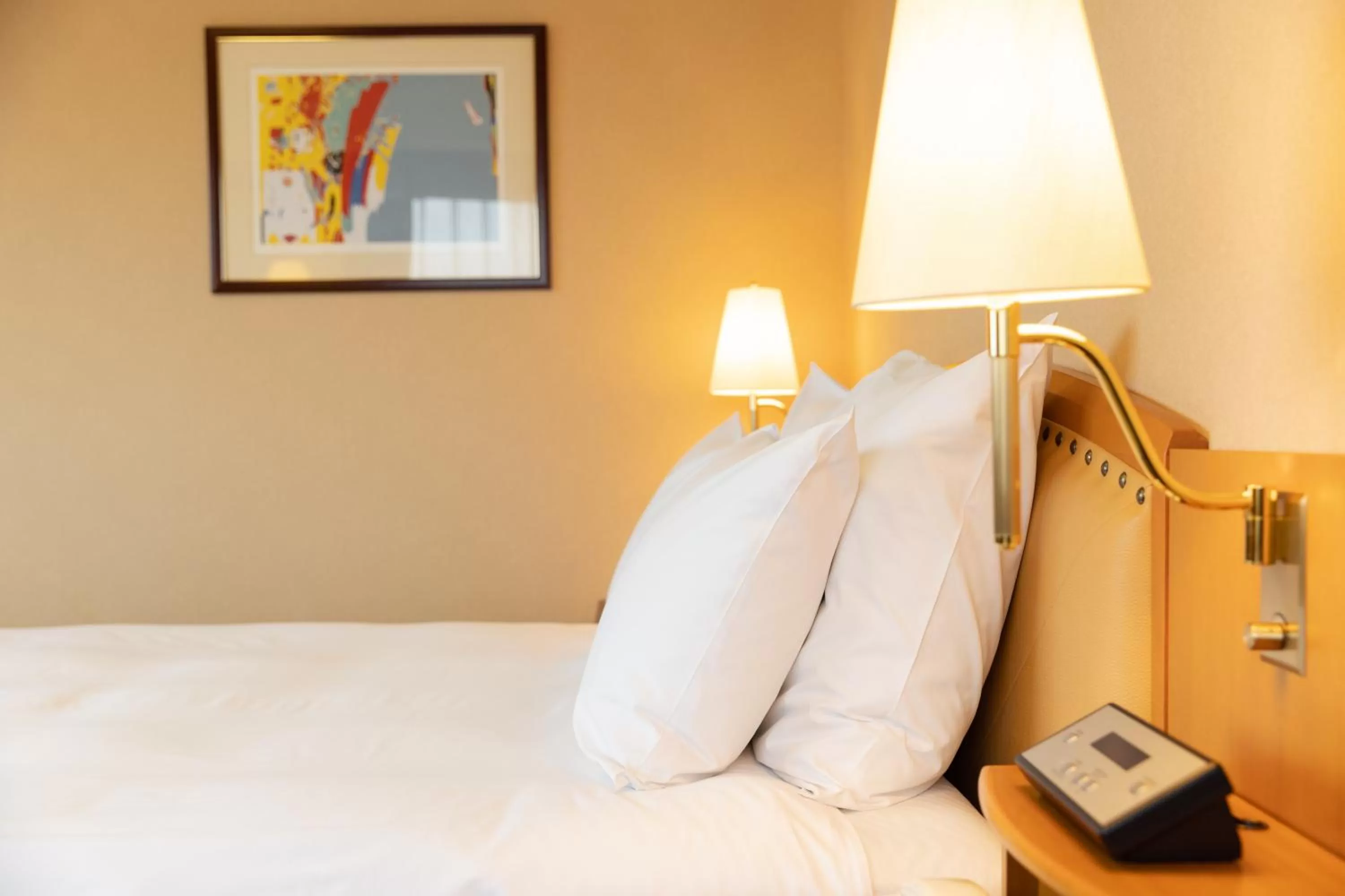 Photo of the whole room, Bed in ANA Crowne Plaza Toyama by IHG