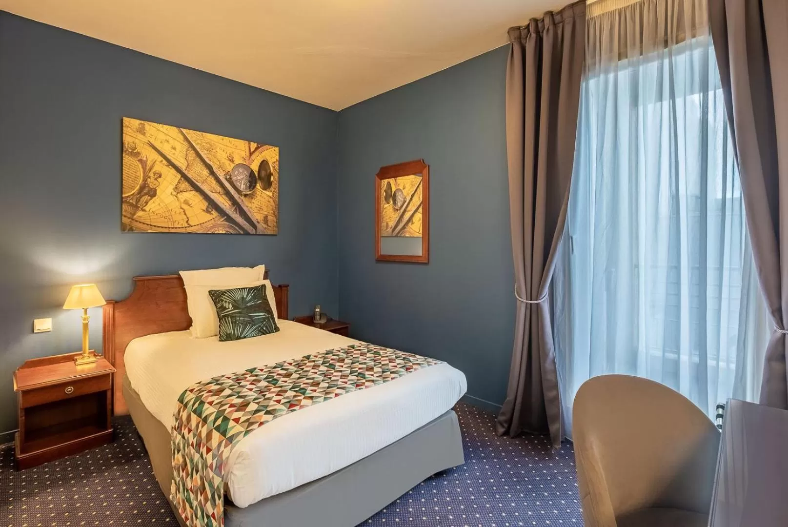 Bedroom, Bed in Amiral Hôtel