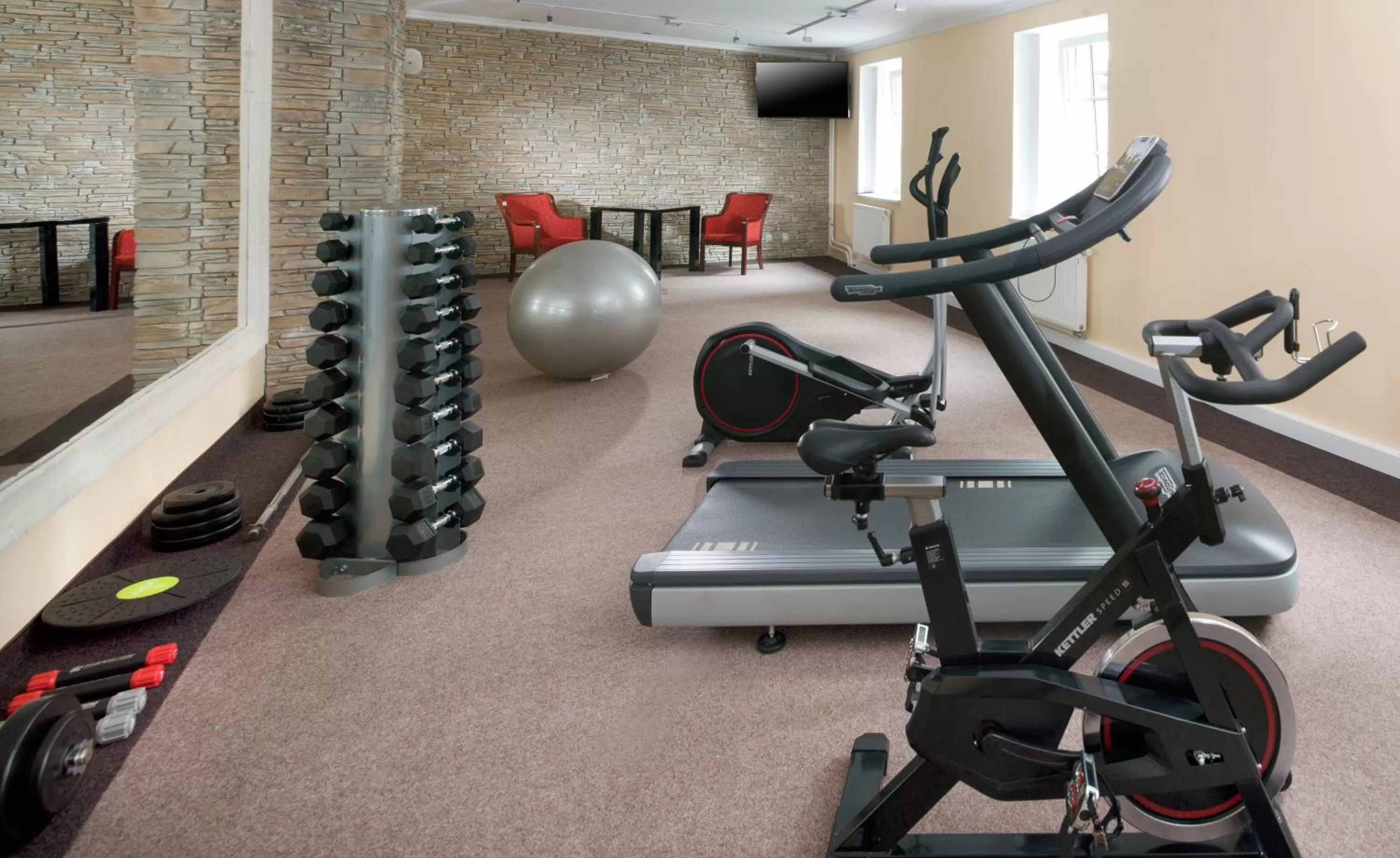 Fitness centre/facilities in Chateau Monty Spa Resort