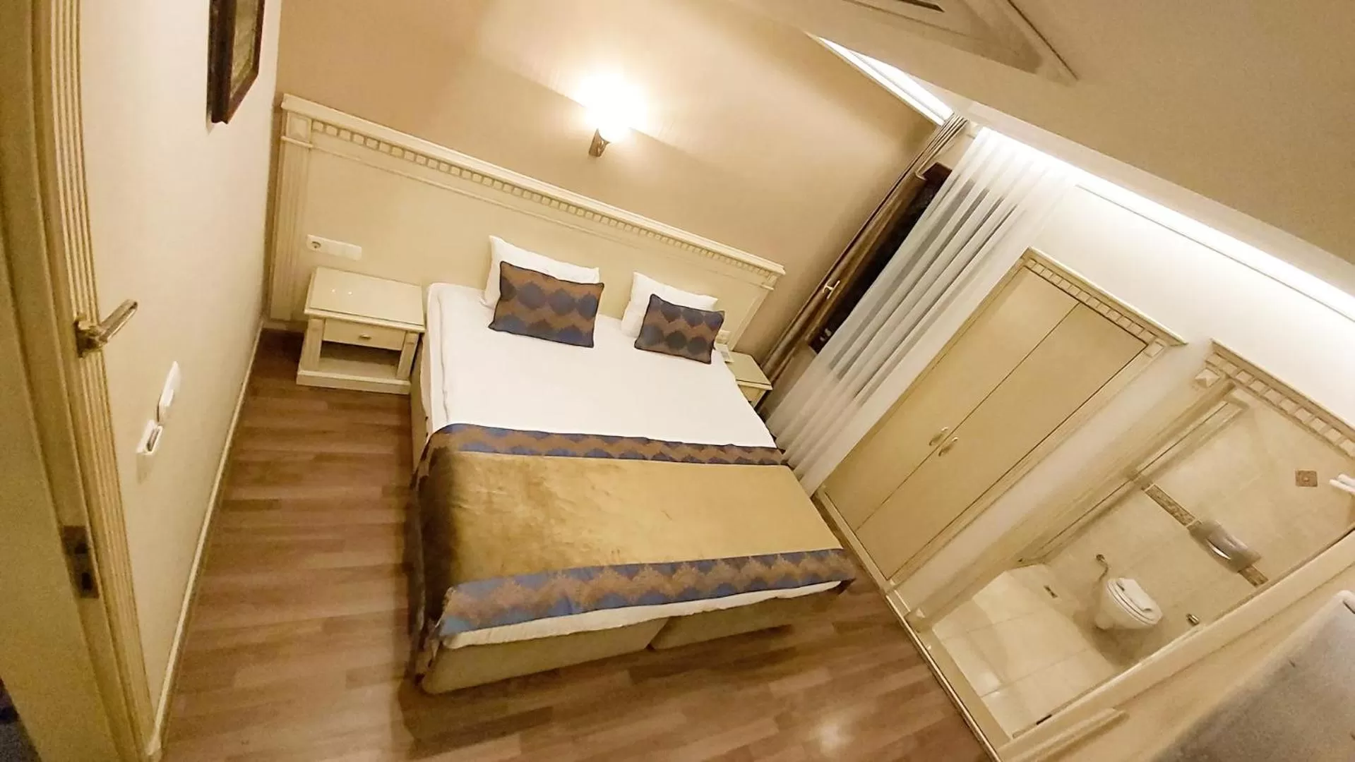 Bed in Sarnic Hotel & Sarnic Premier Hotel(Ottoman Mansion)