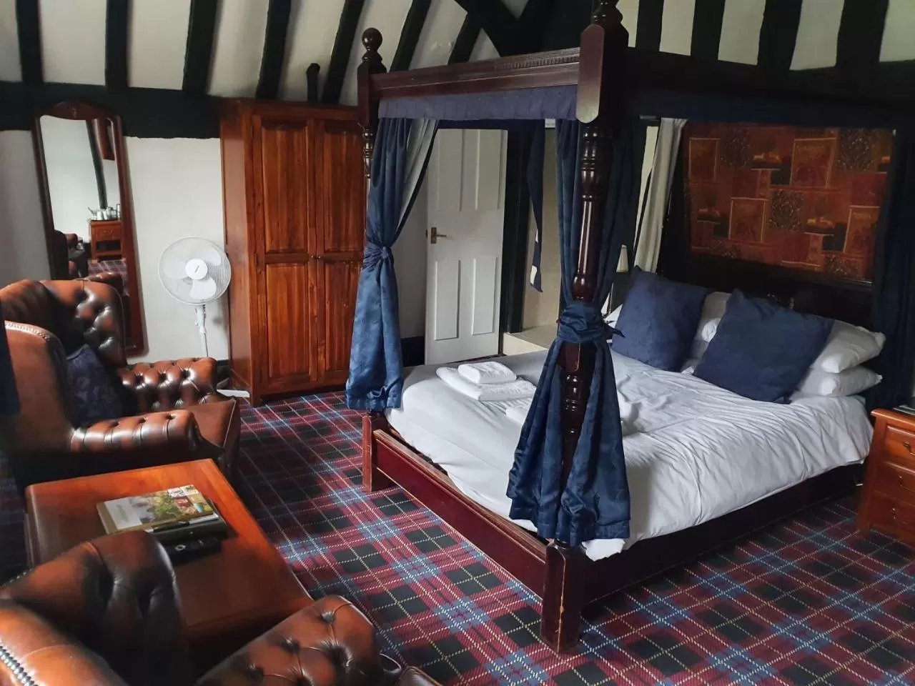Bed in Old Court Hotel & Apartments