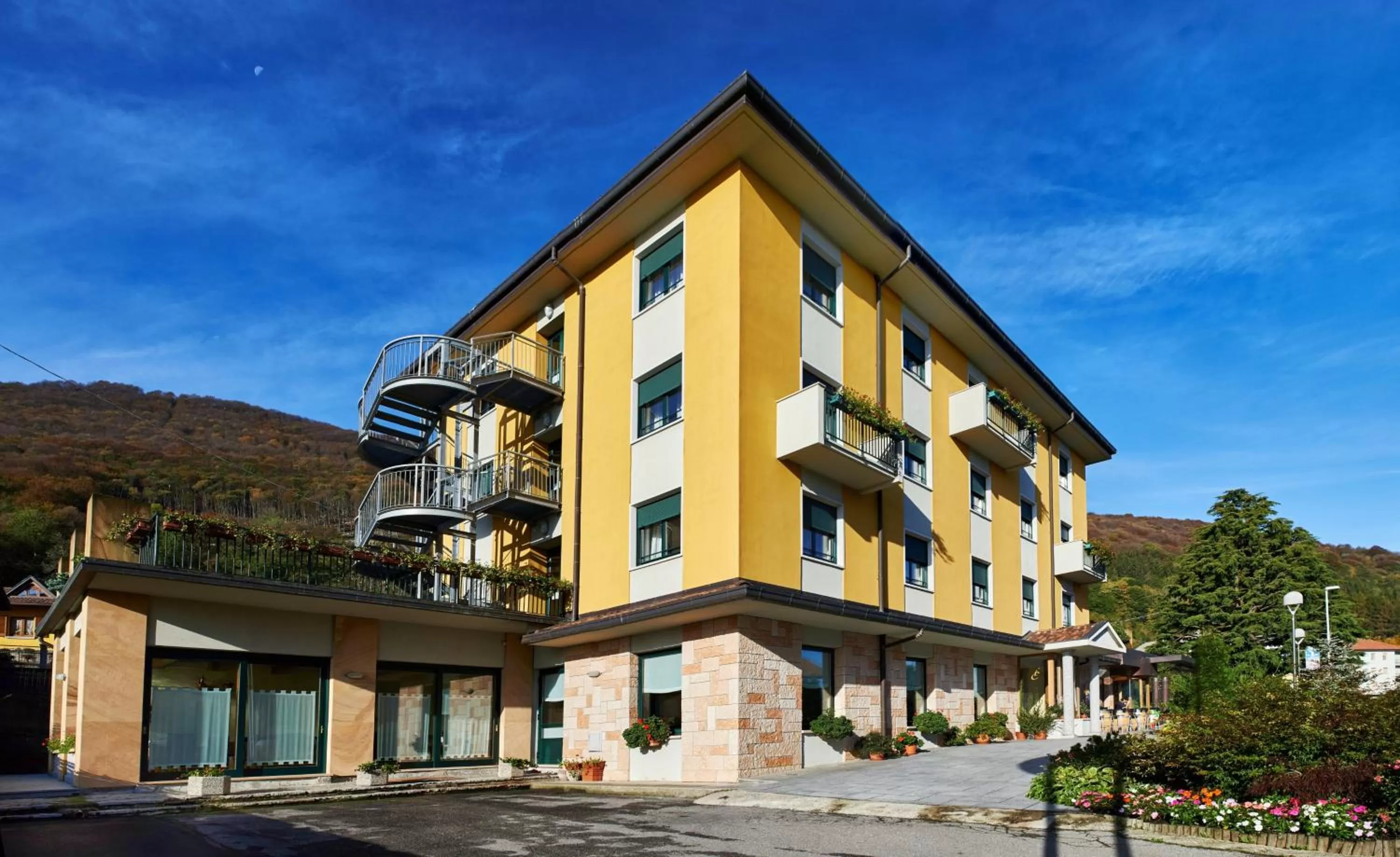 Property building in Hotel Ristorante Costa