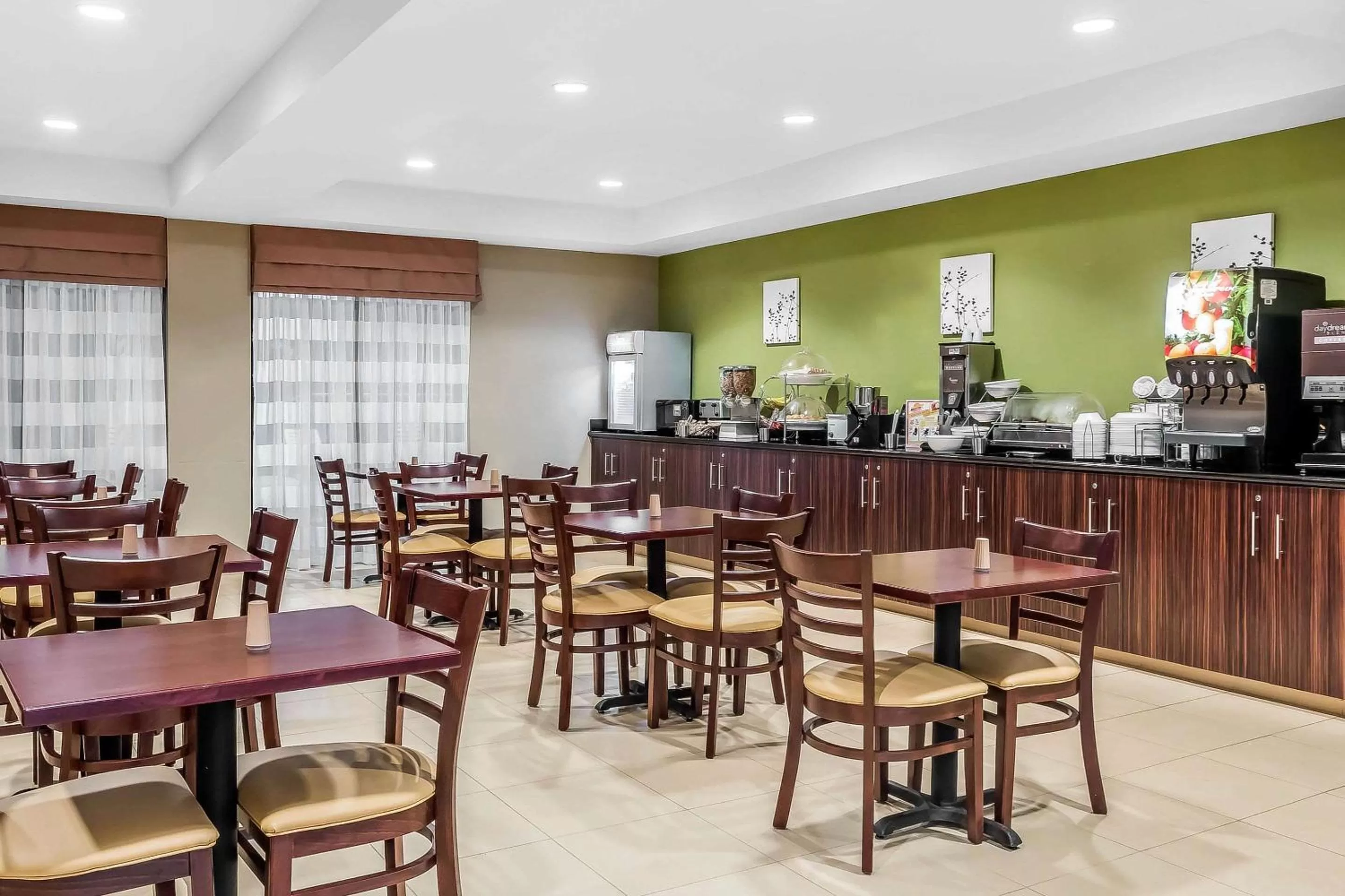 Restaurant/places to eat in Sleep Inn & Suites Dothan North
