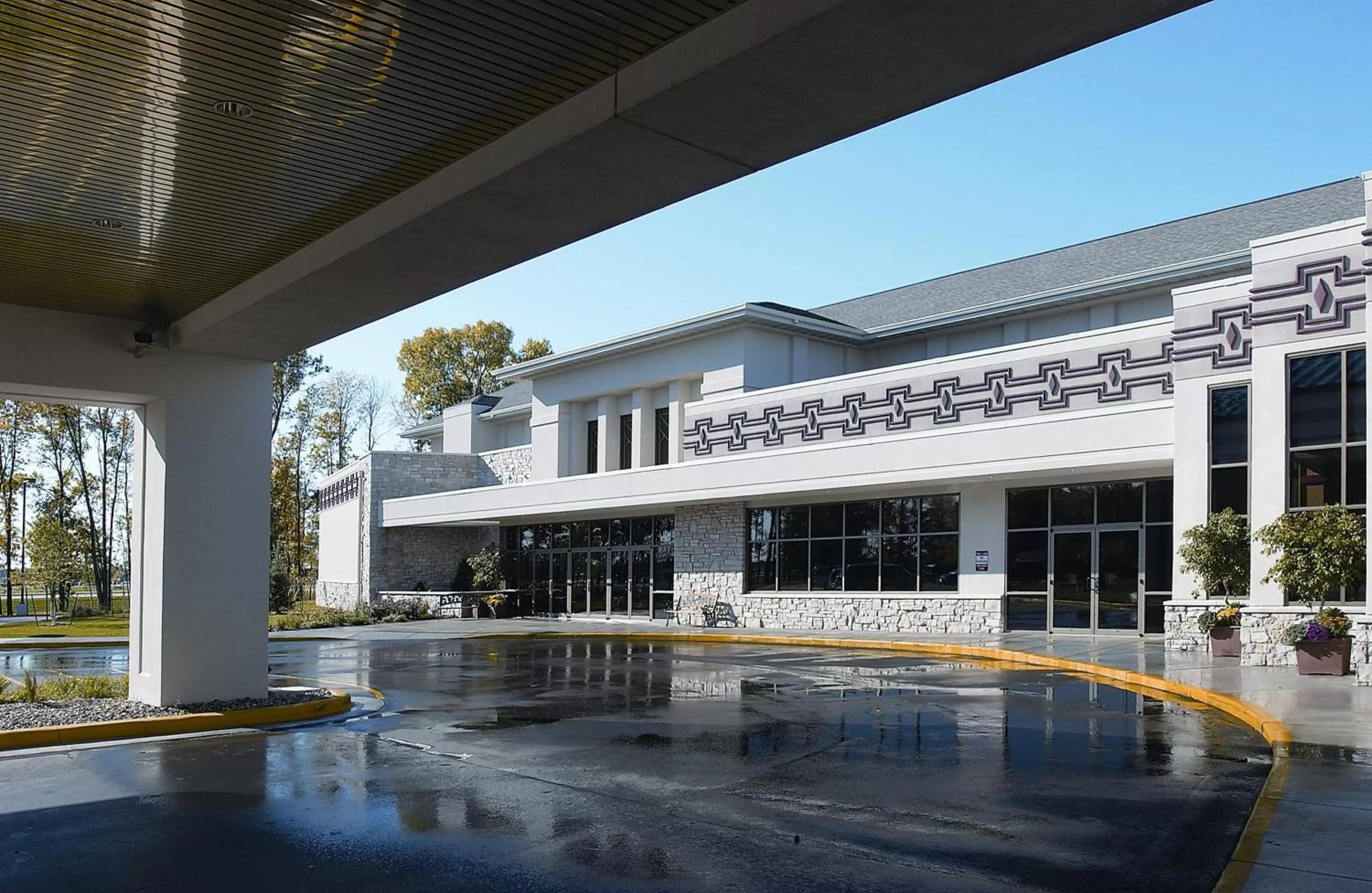 Facade/entrance, Swimming Pool in Radisson Hotel & Conference Center Green Bay
