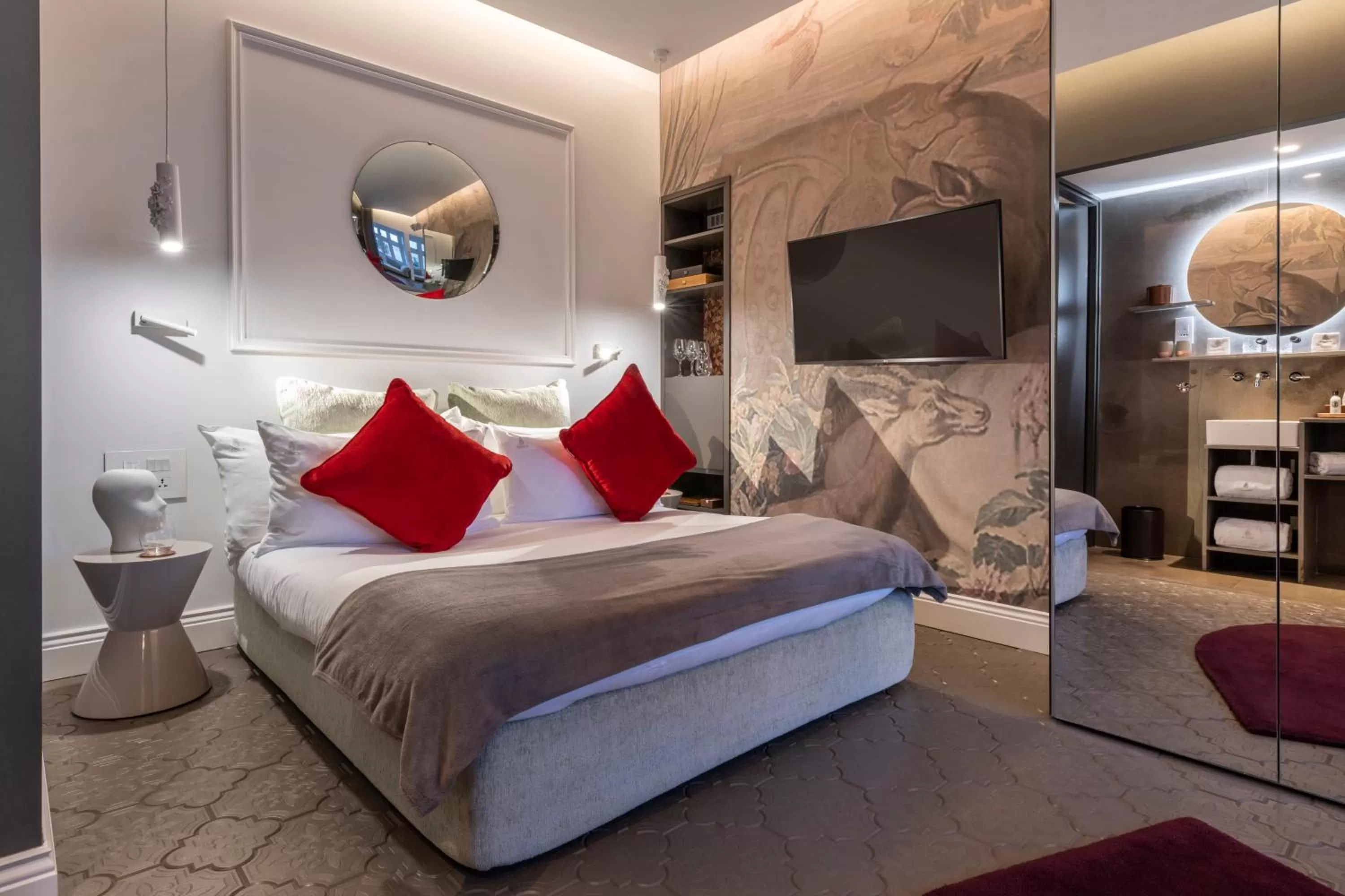 Bed in Iniala Harbour House