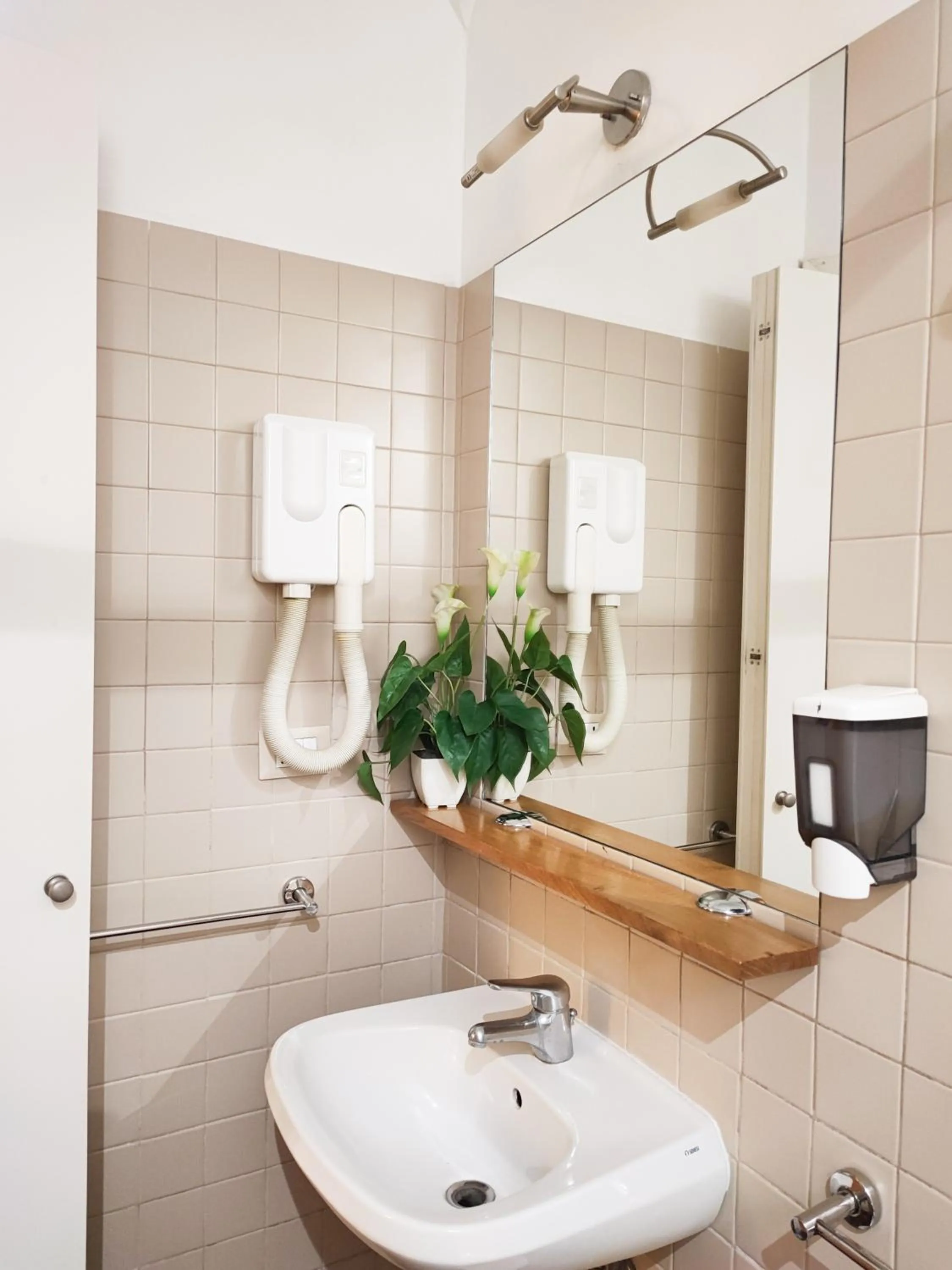 Toilet in Booking House Rome