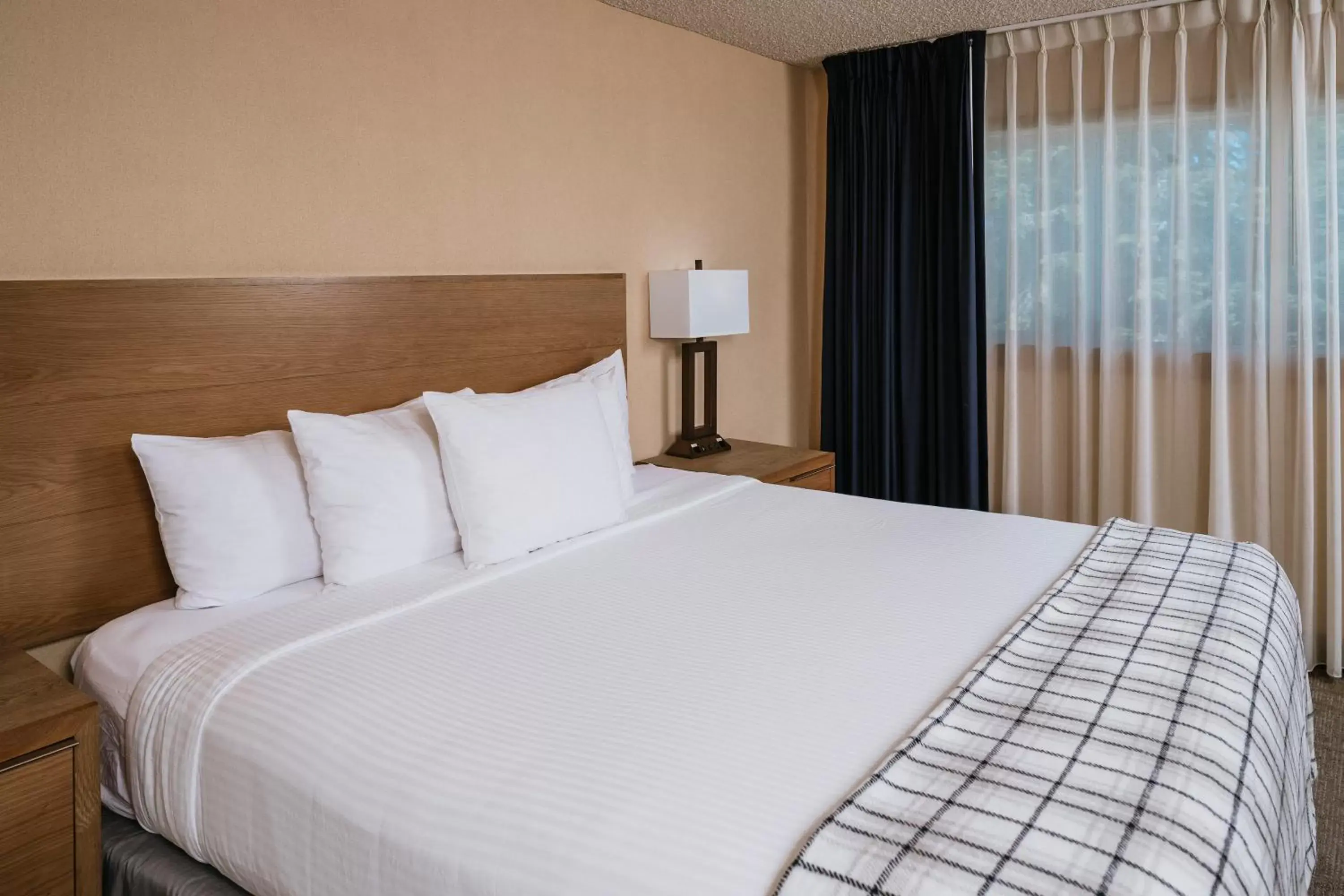 Two-Bedroom Condo in Mammoth Mountain Inn Two-Bedroom Condo in Mammoth Mountain Inn