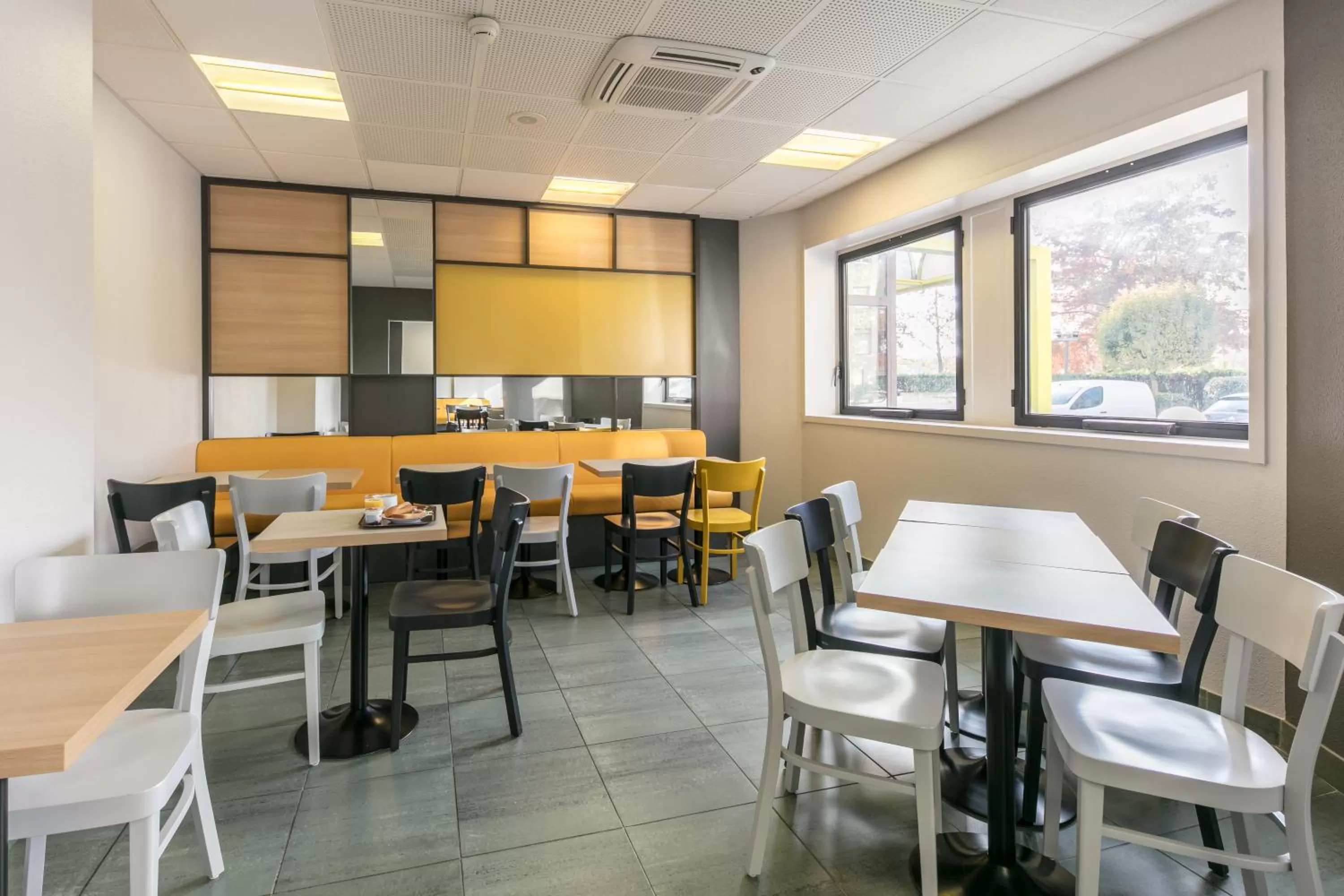 Buffet breakfast in B&B HOTEL Toulouse Centre Canal du Midi