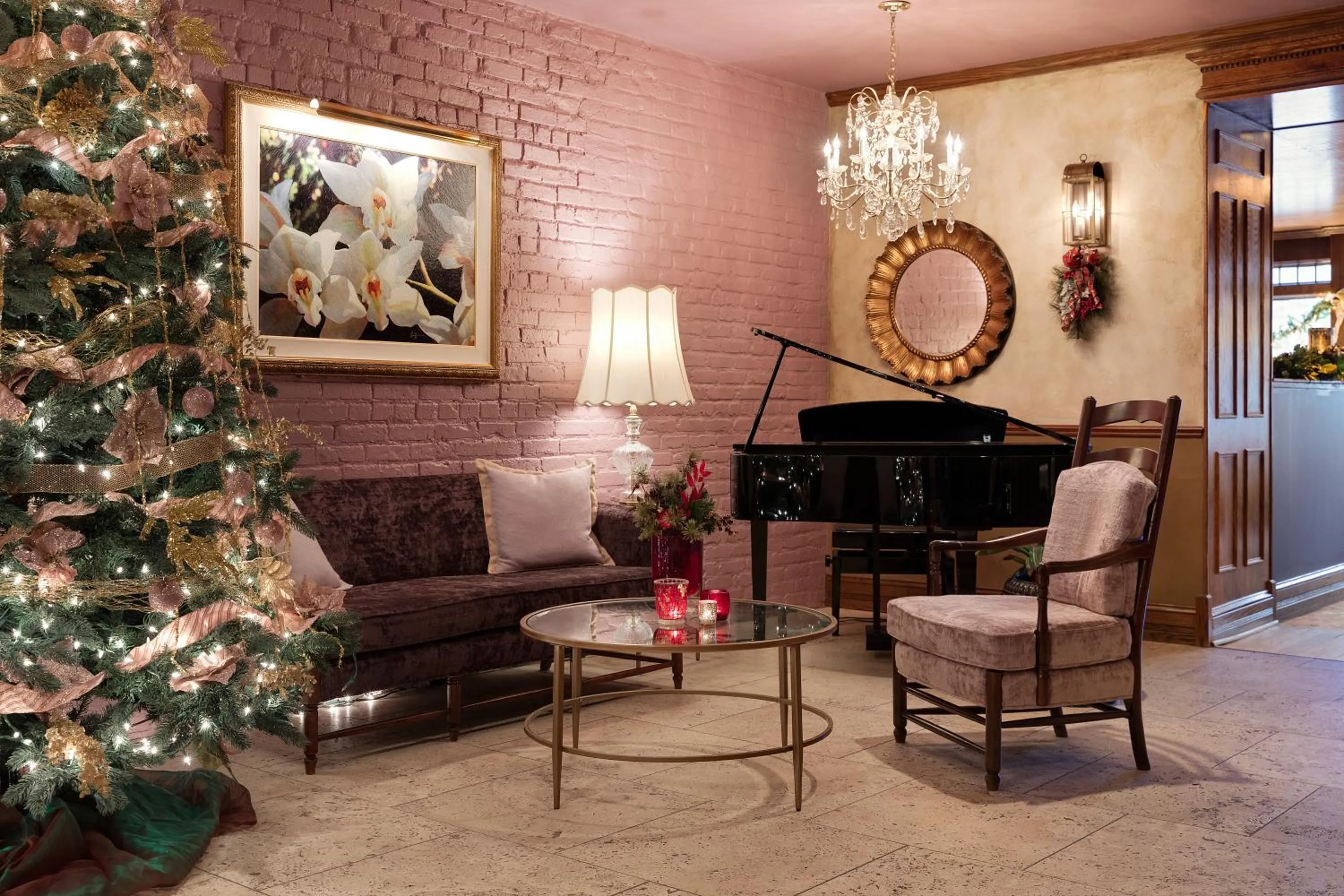 Lounge or bar in Nicollet Island Inn