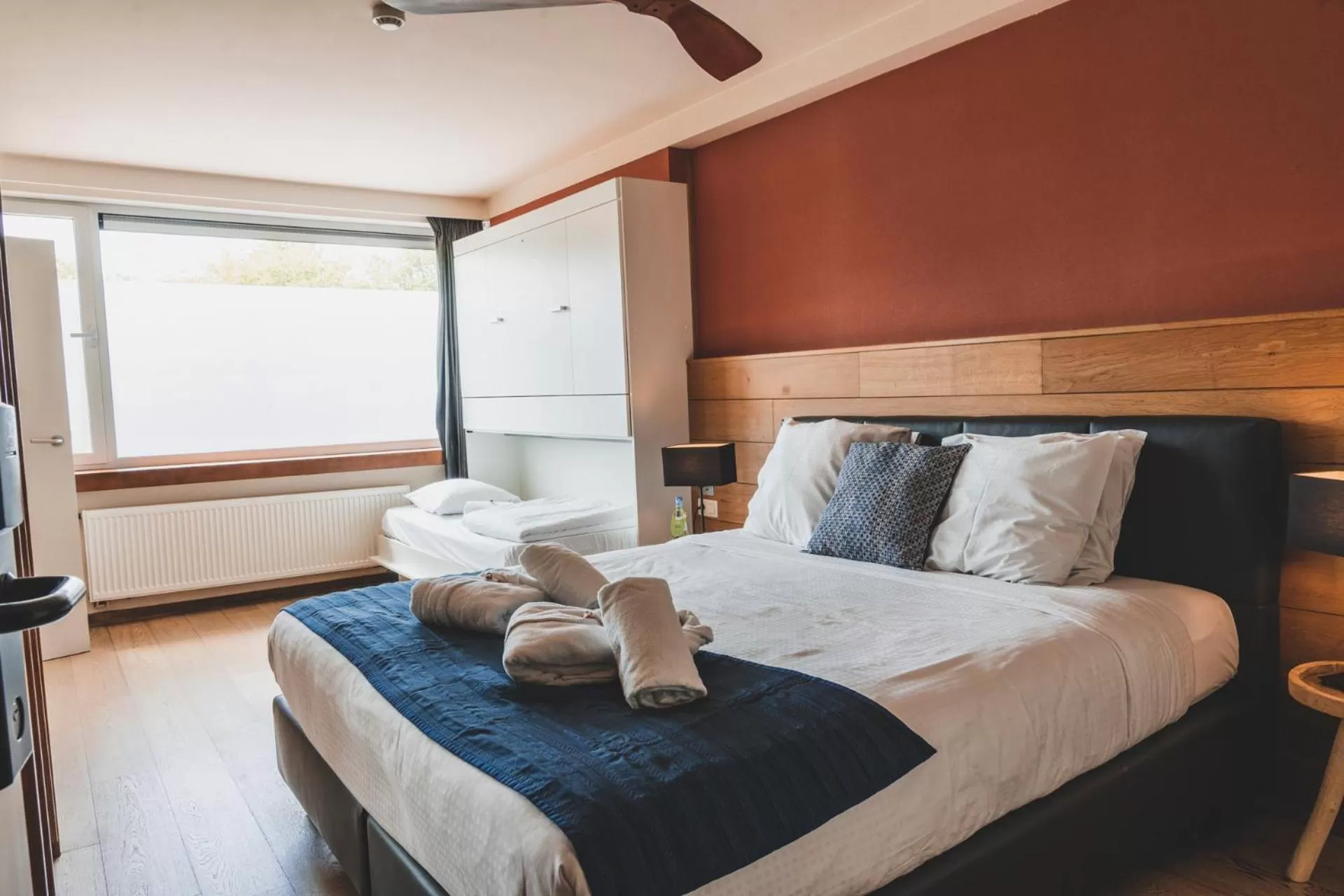 Bedroom, Bed in Mont-des-Pins