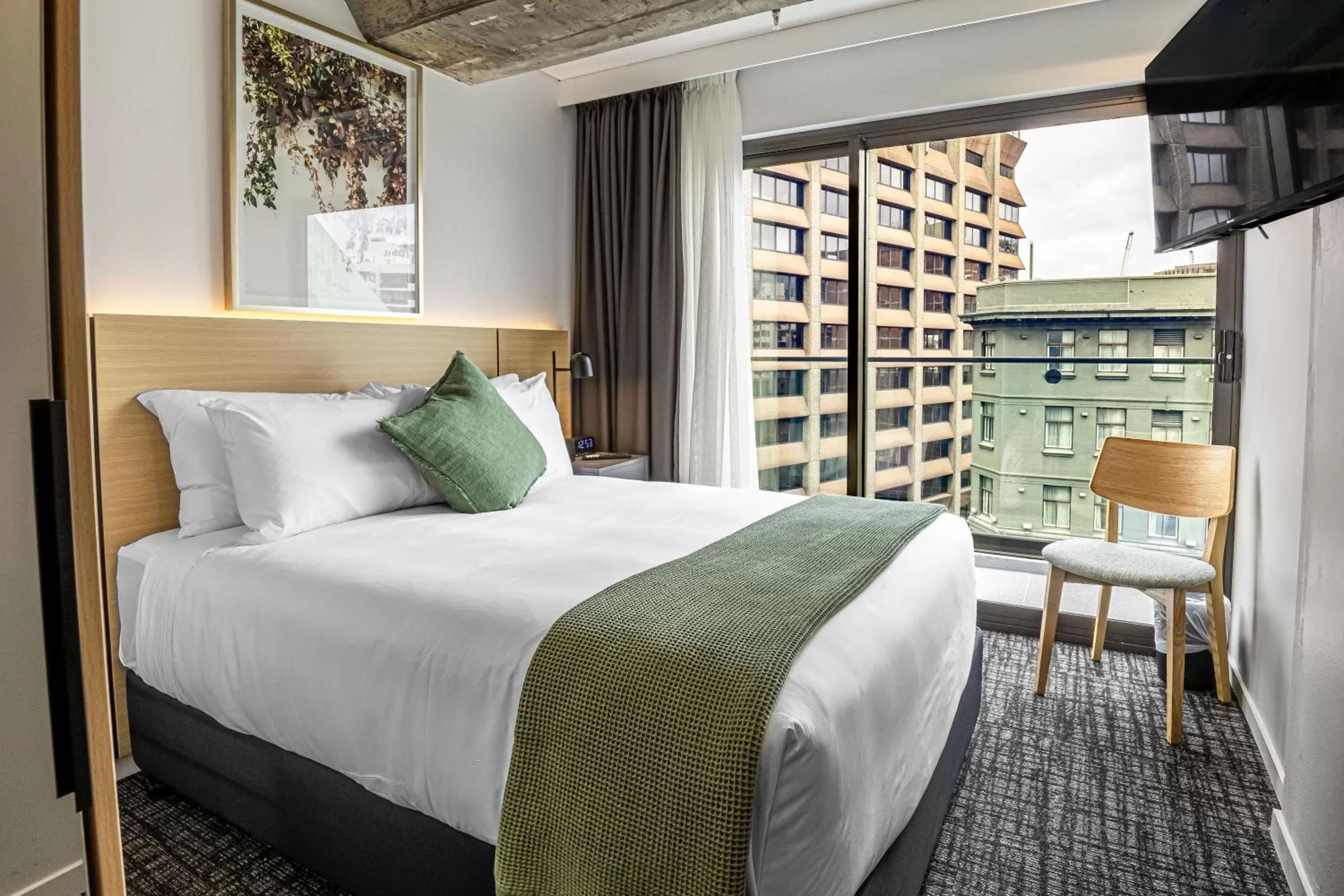 Photo of the whole room, Bed in Song Hotel Sydney