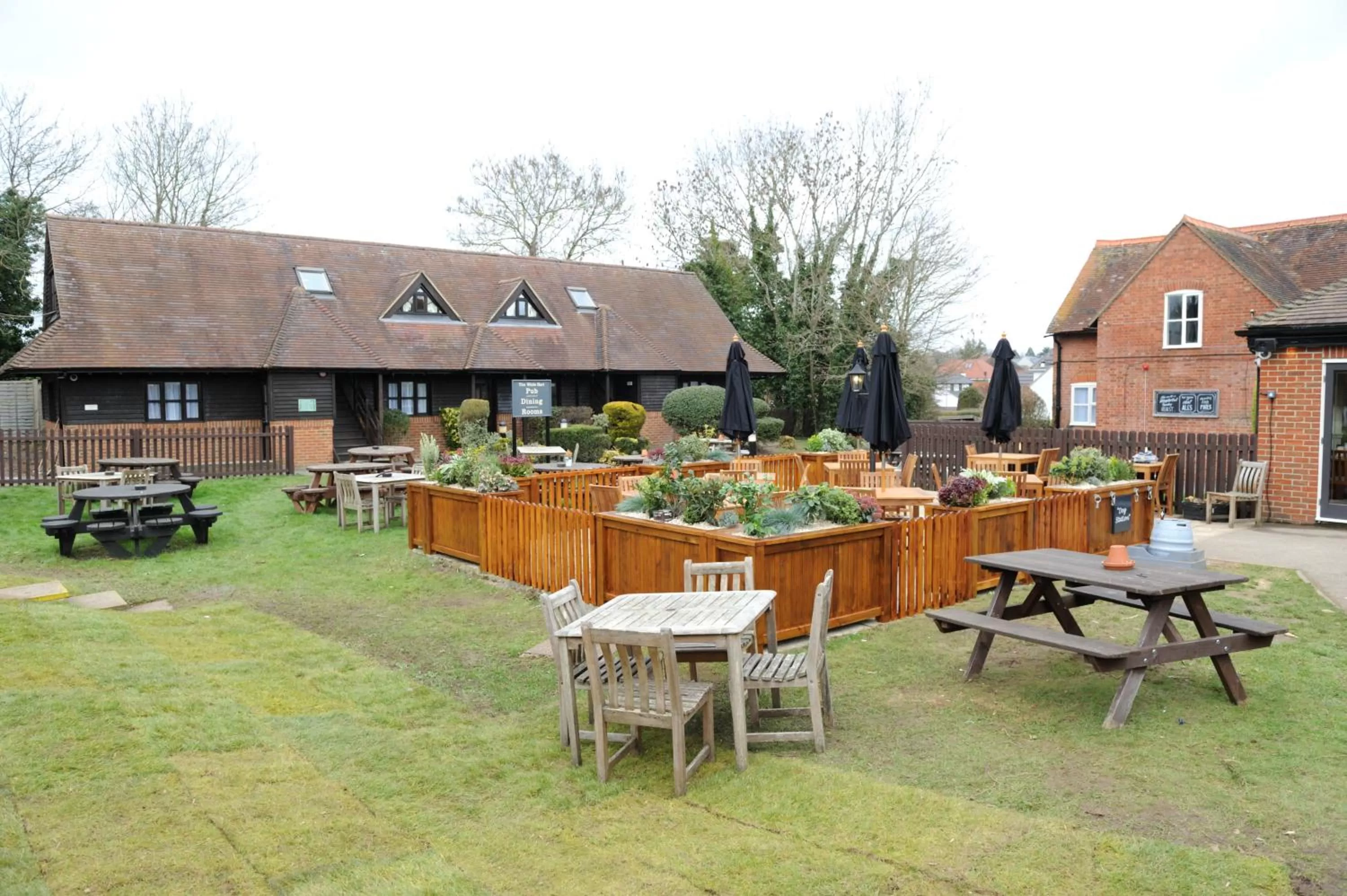 Garden in White Hart by Chef & Brewer Collection