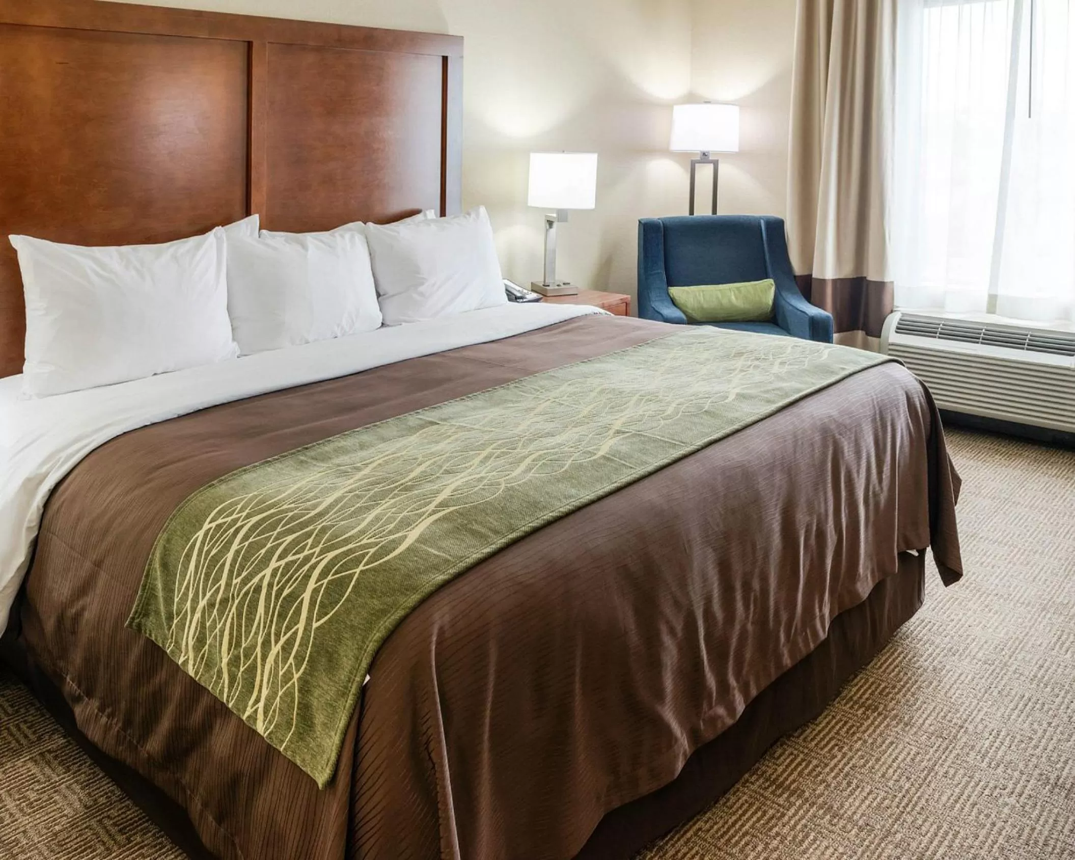 King Room with Roll-In Shower - Accessible/Non-Smoking in Comfort Inn & Suites West - Medical Center