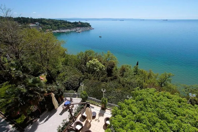 Garden in Hotel Riviera & Maximilian's