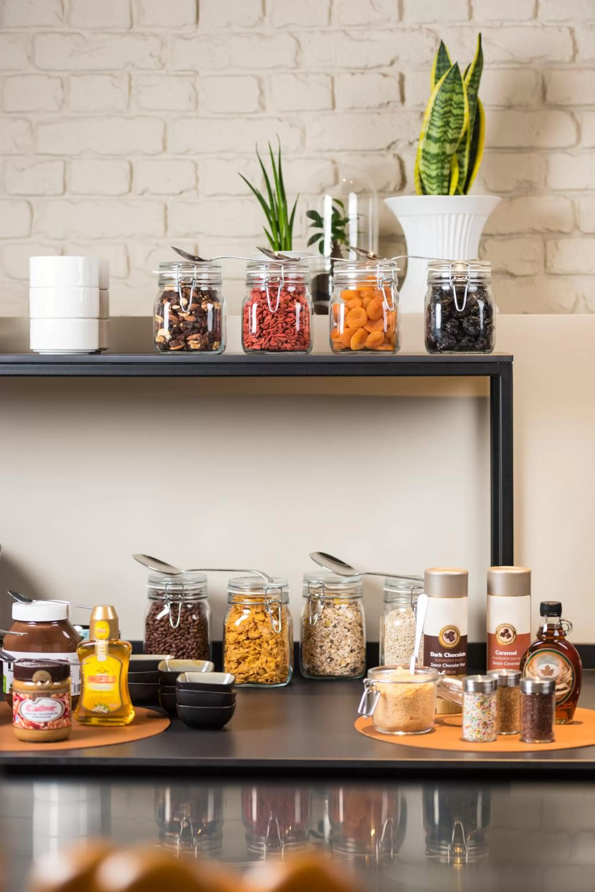 Breakfast in ibis Brussels Centre Chatelain