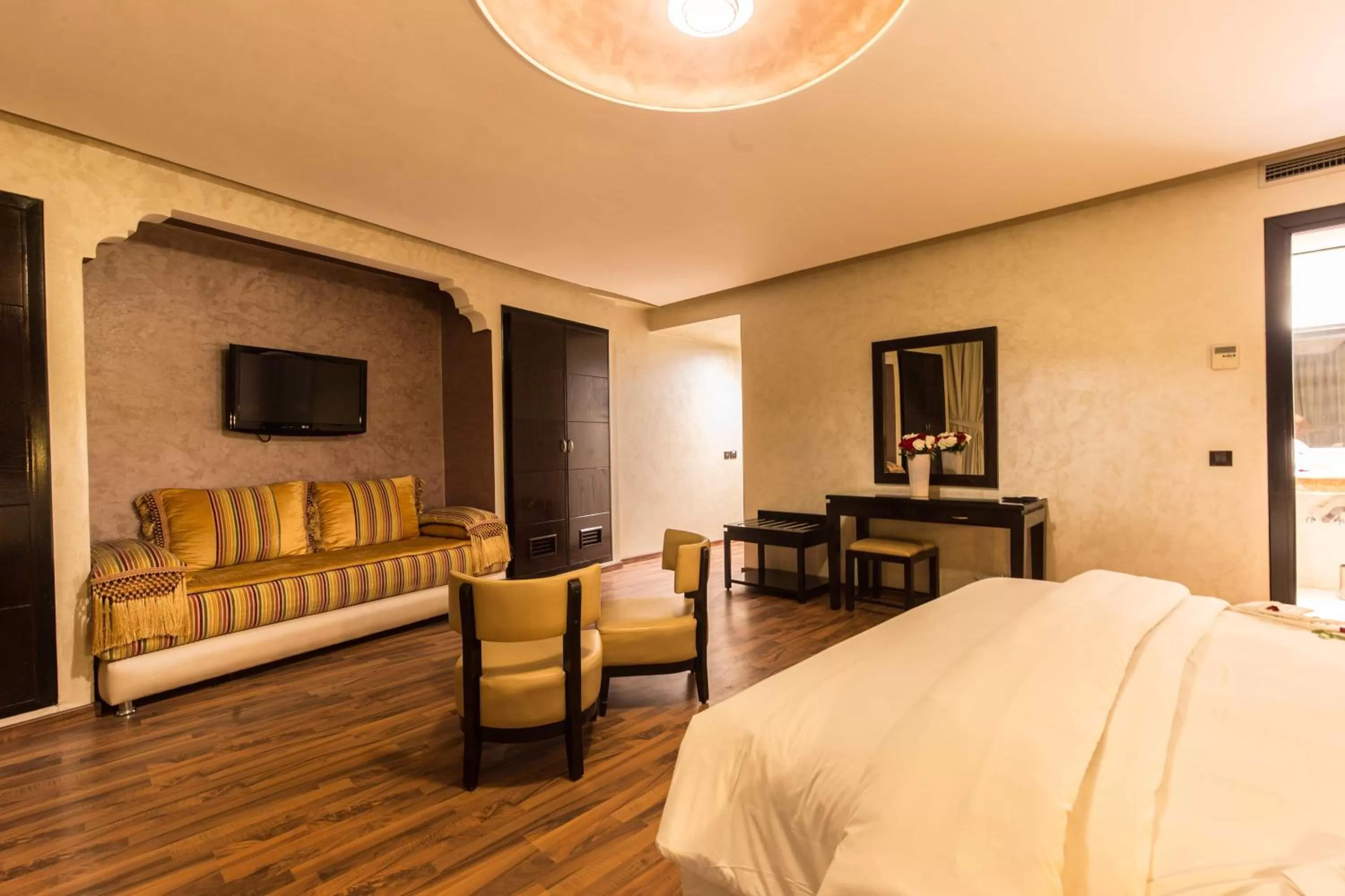 Photo of the whole room, Bed in Hotel Almas