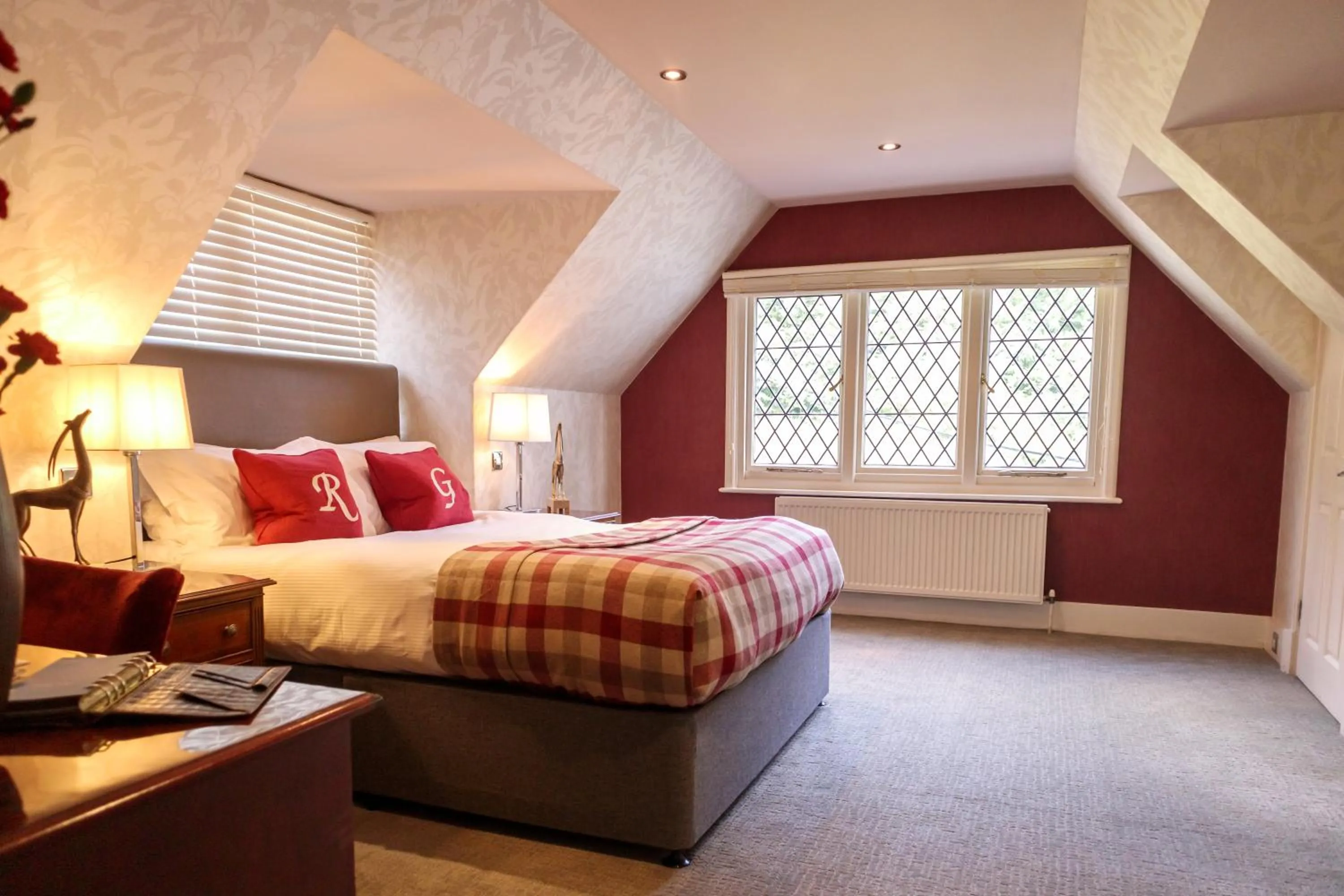Bed in Rowhill Grange Hotel & Utopia Spa