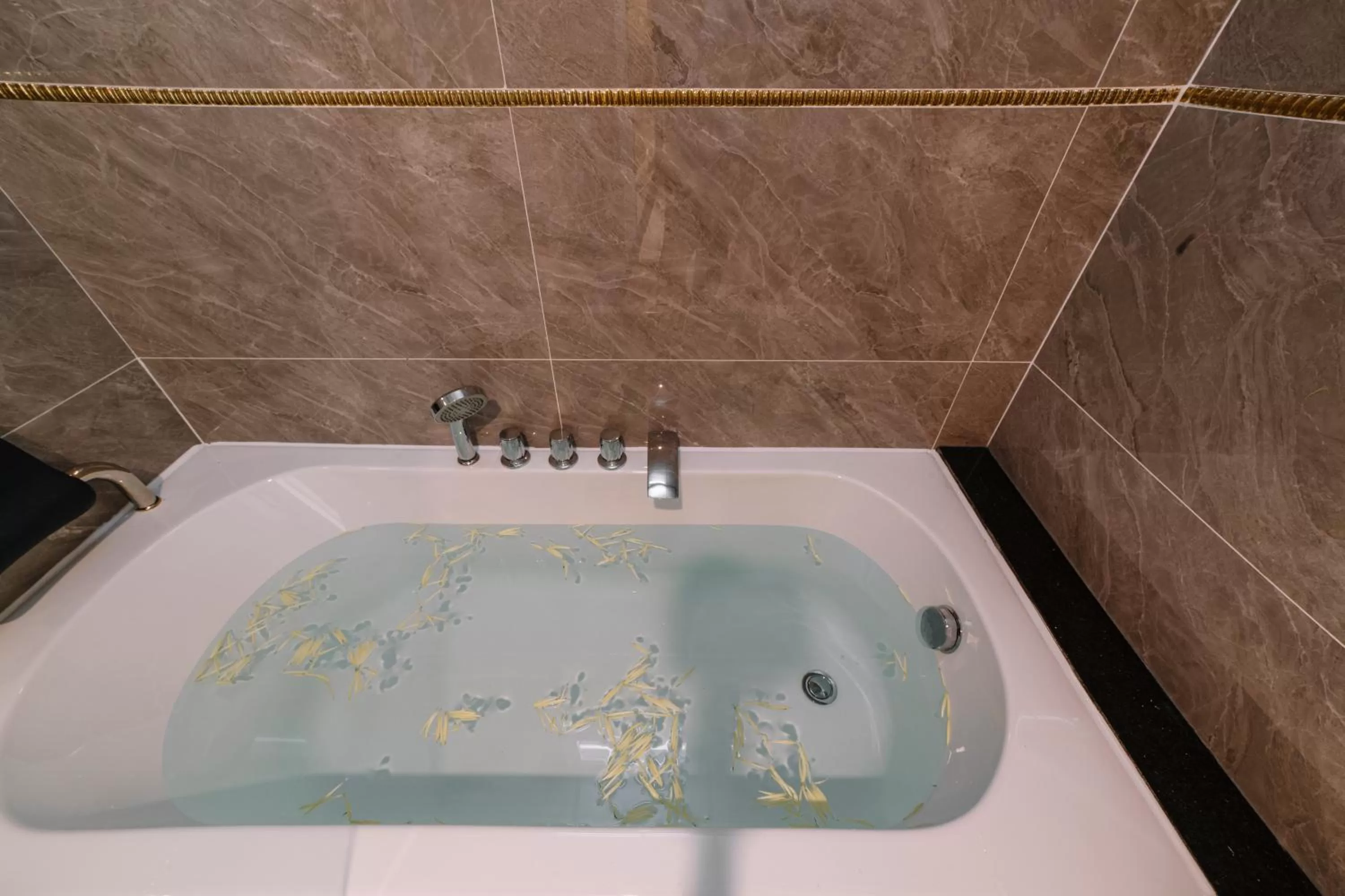 Bathroom in Saigon Hanoi Central Hotel