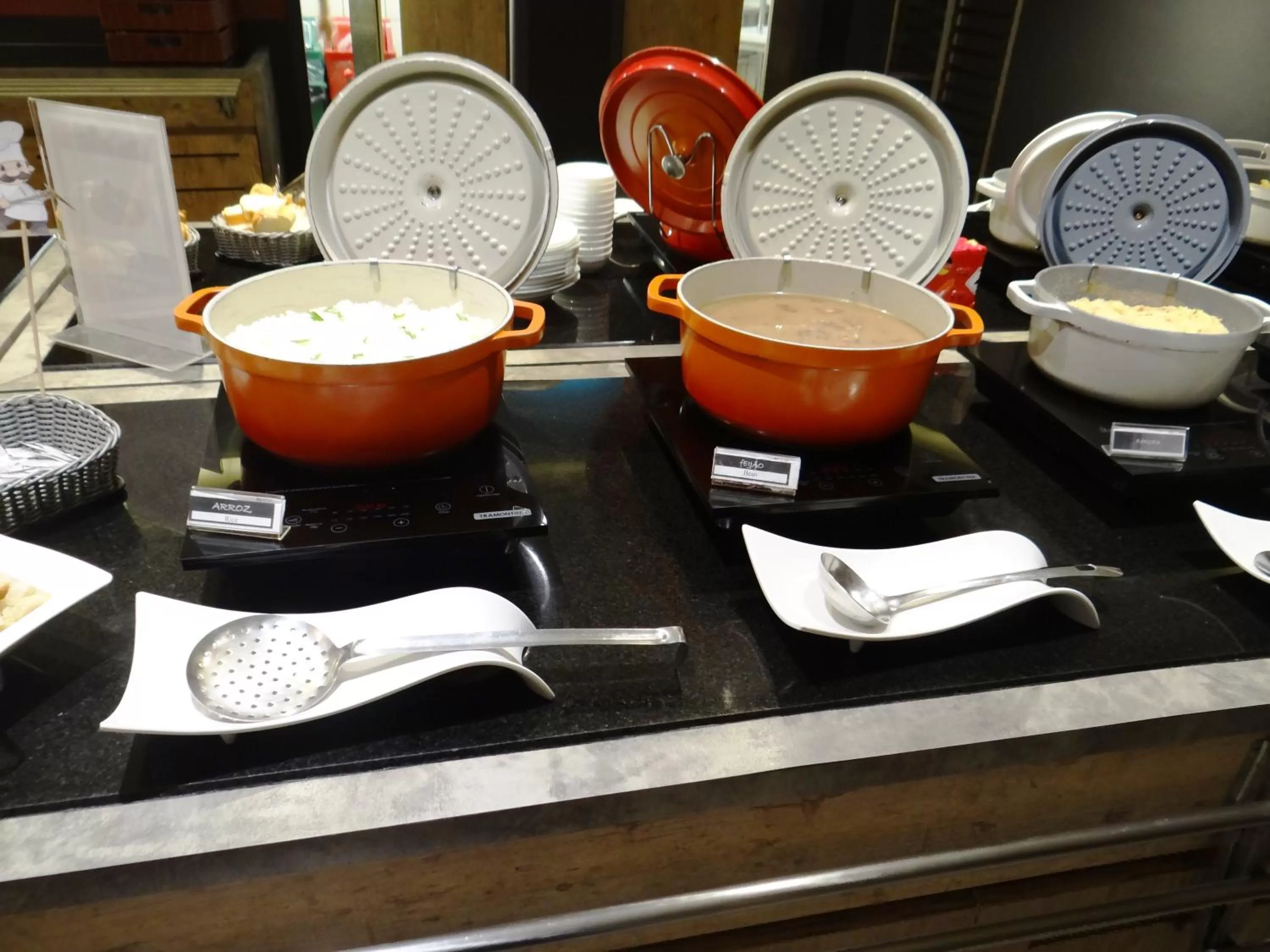 Food and drinks in ibis Santos Valongo