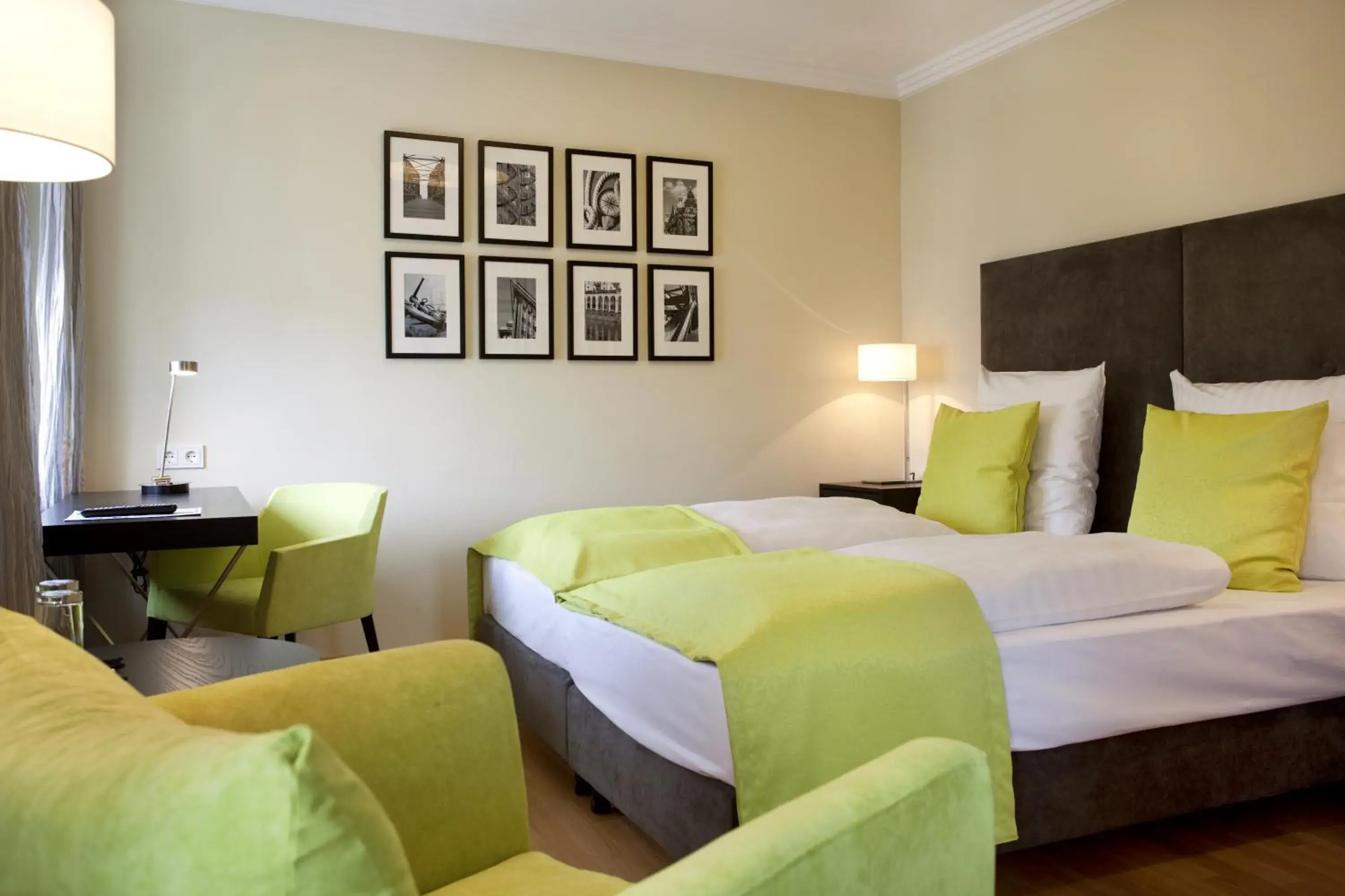 Comfort Double Room in Hotel Hamburger Hof Comfort Double Room in Hotel Hamburger Hof