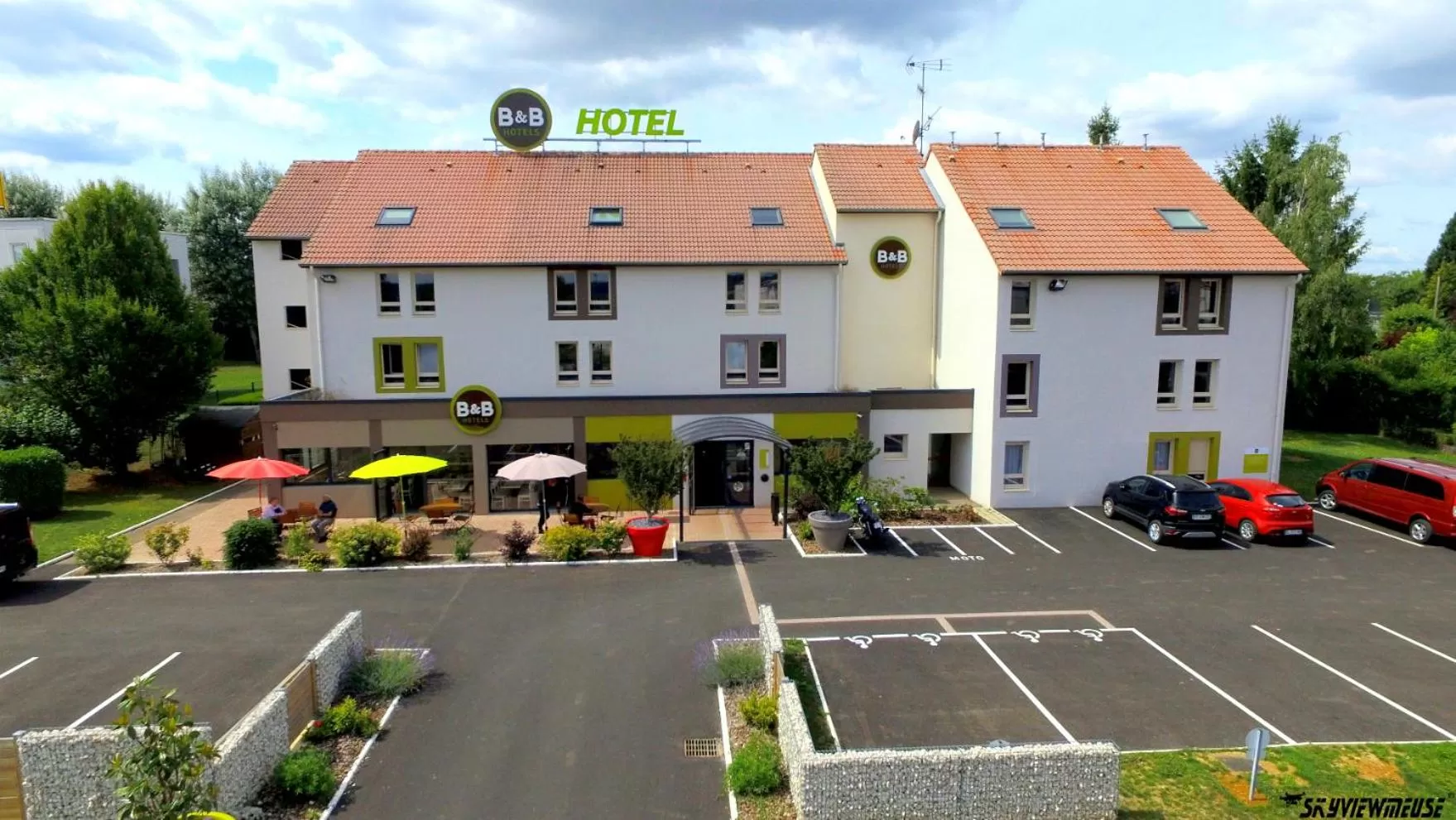 Facade/entrance in B&B HOTEL Verdun