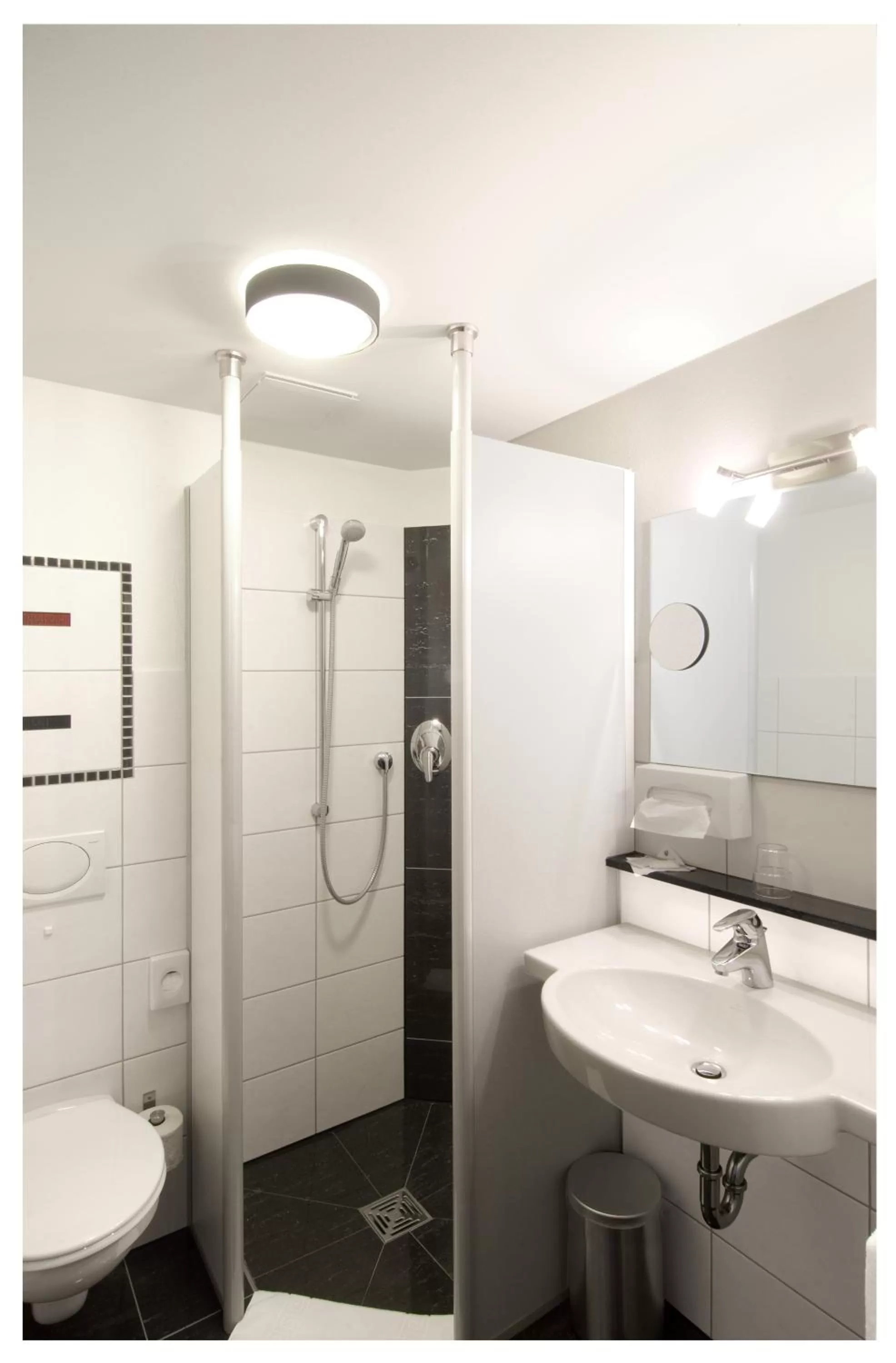 Bathroom in BurgStadt-Hotel