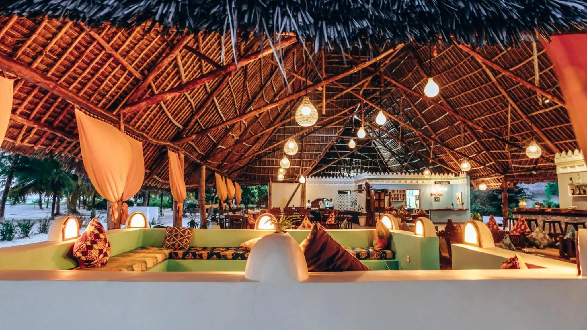 Lounge or bar in Hakuna Majiwe Beach Lodge