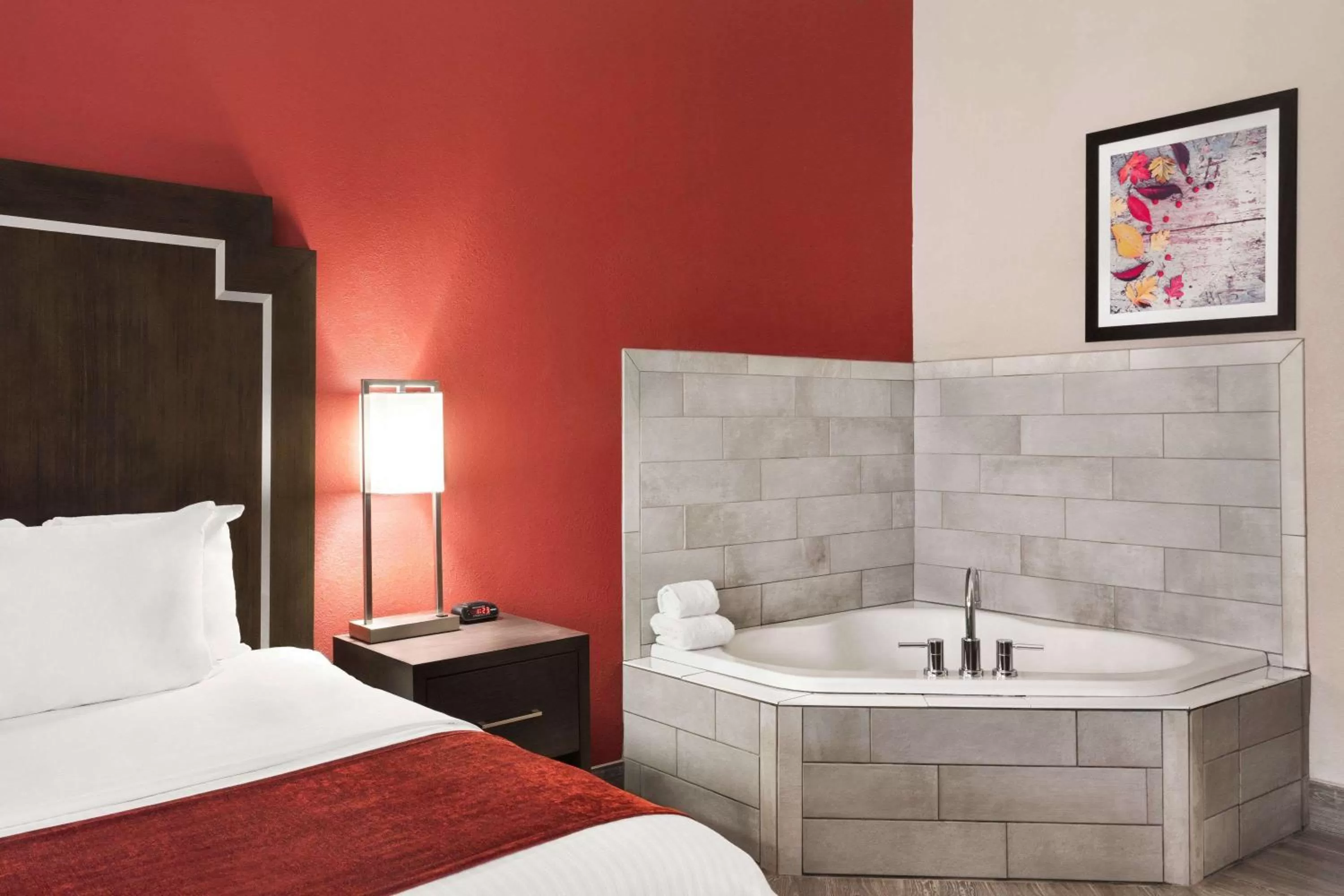 Photo of the whole room, Bed in Days Inn & Suites by Wyndham Murfreesboro