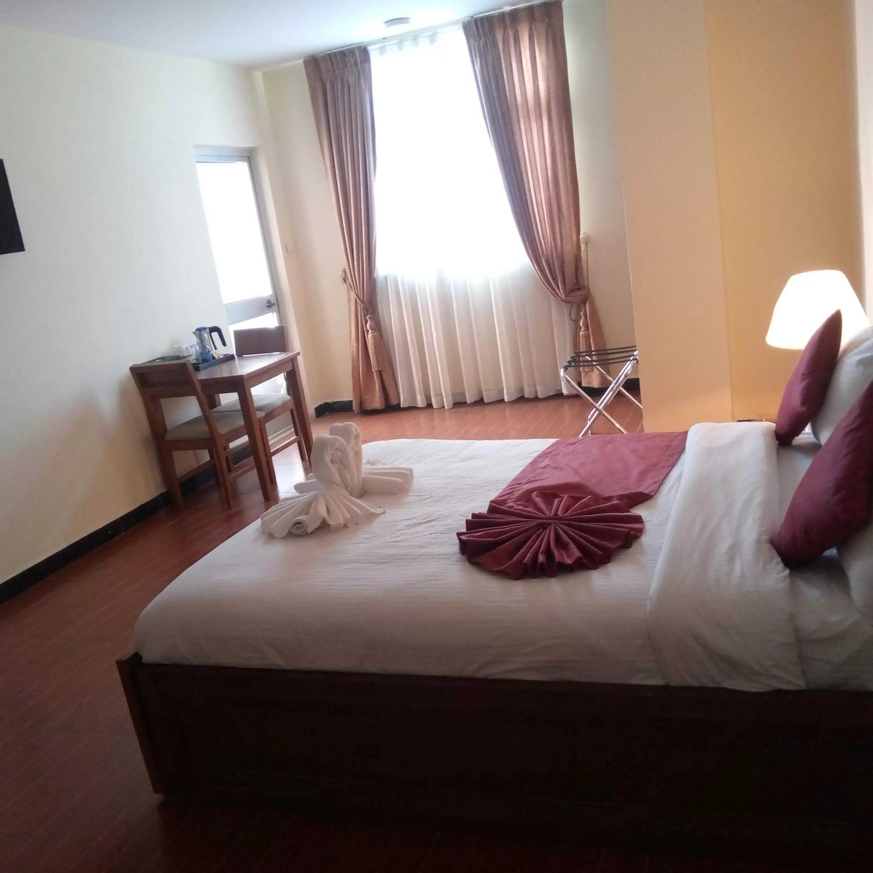 Deluxe Double Room in bruhway hotel