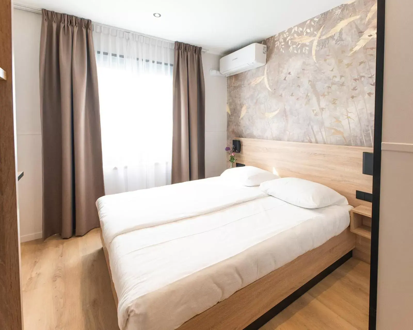 Deluxe Queen Room in Hotel van Gelder Deluxe Queen Room in Hotel van Gelder