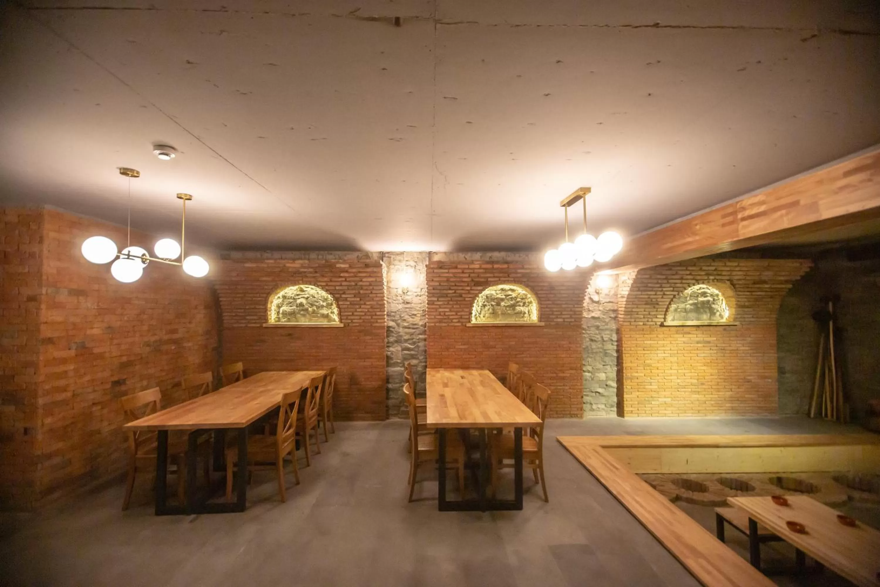 Banquet/Function facilities, Restaurant/Places to Eat in Hotel Banovani