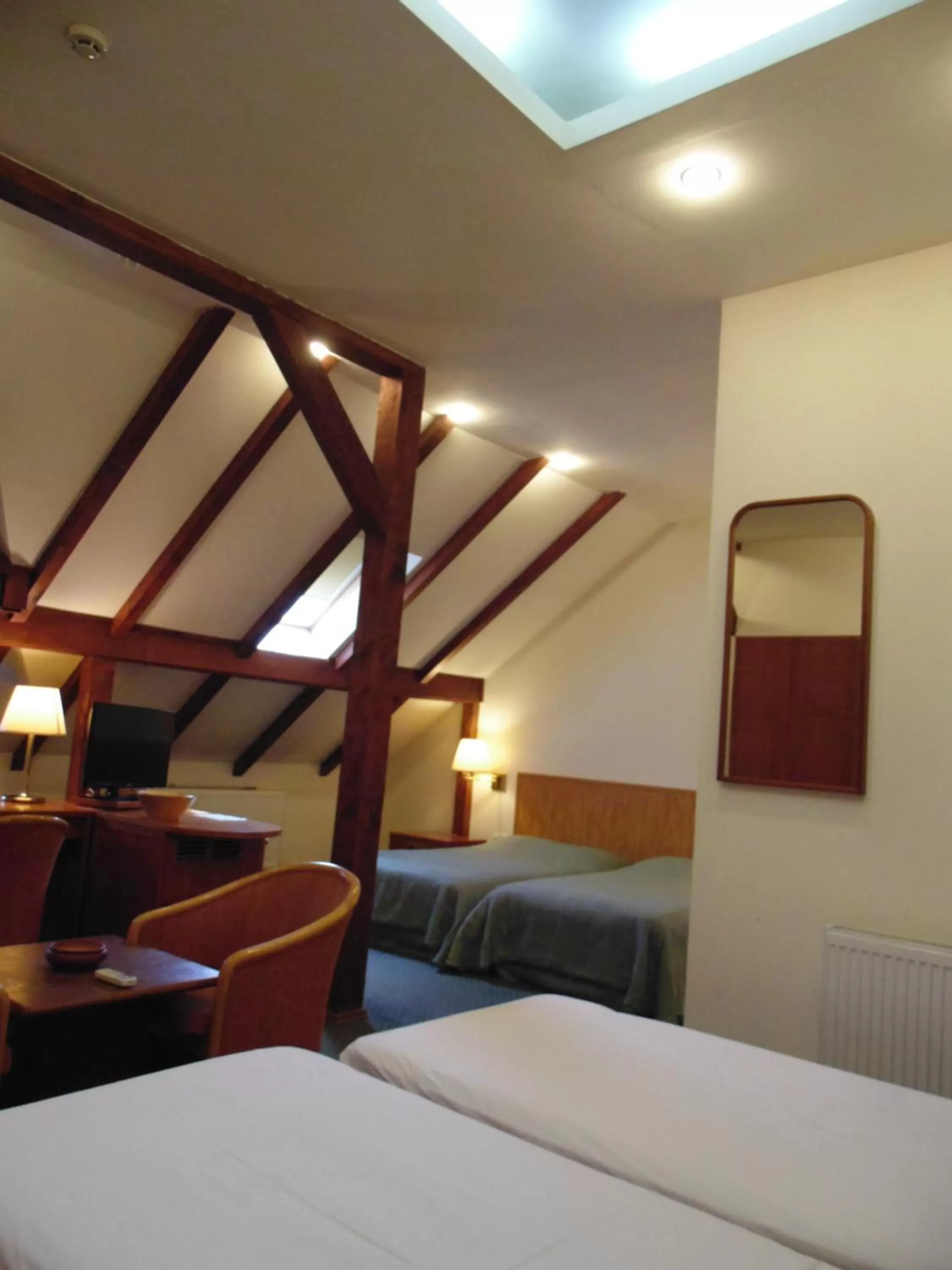 Bed in Curtea Brasoveana