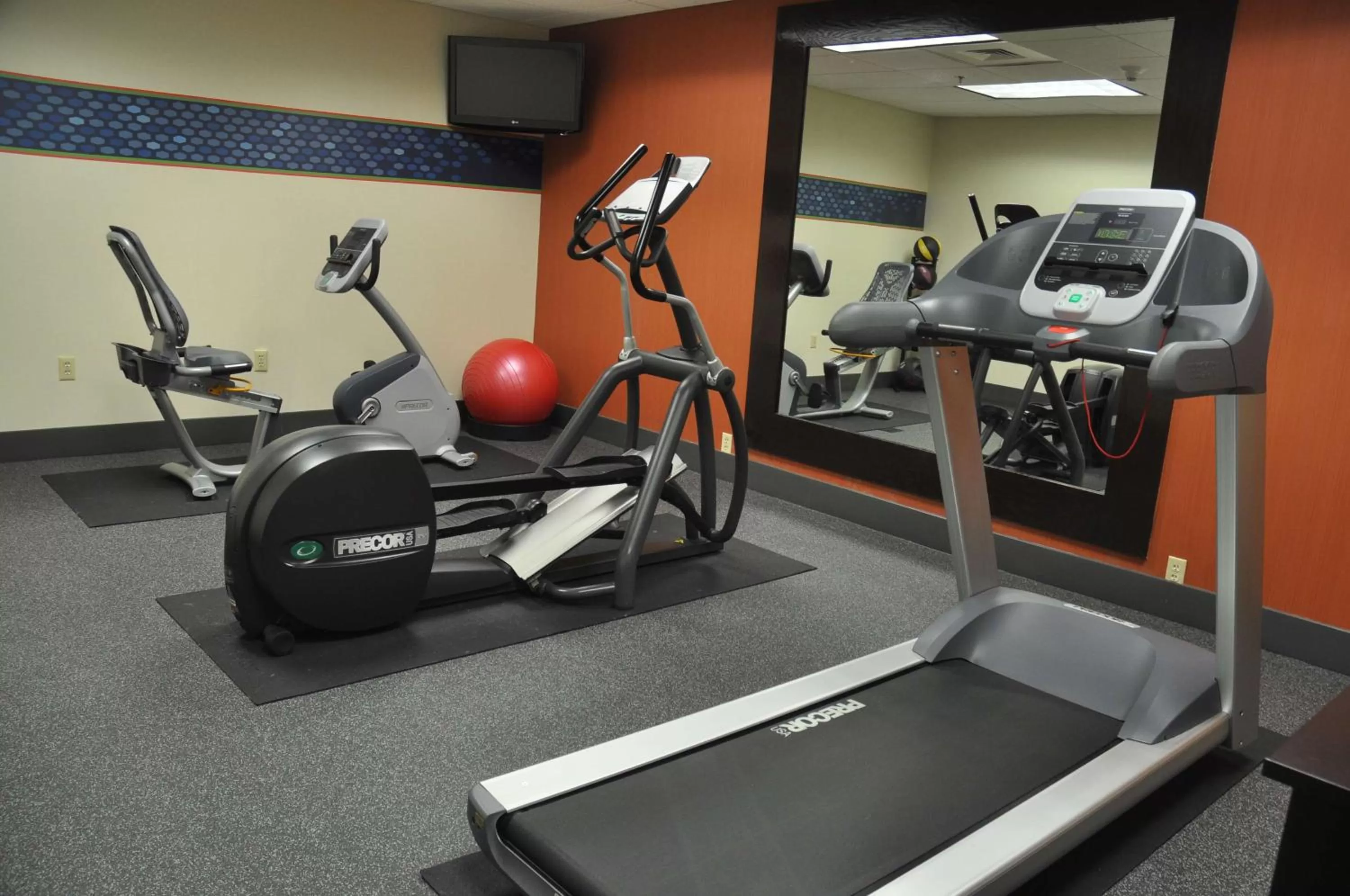 Fitness centre/facilities in Hampton Inn Stony Creek