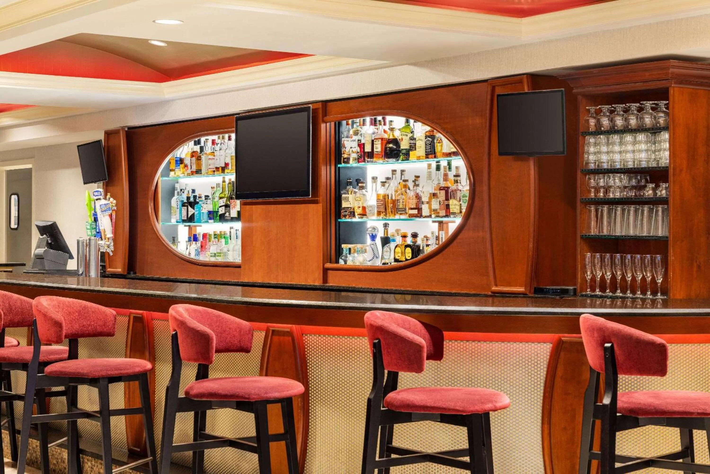 Restaurant/places to eat in Viana Hotel and Spa, Trademark Collection by Wyndham