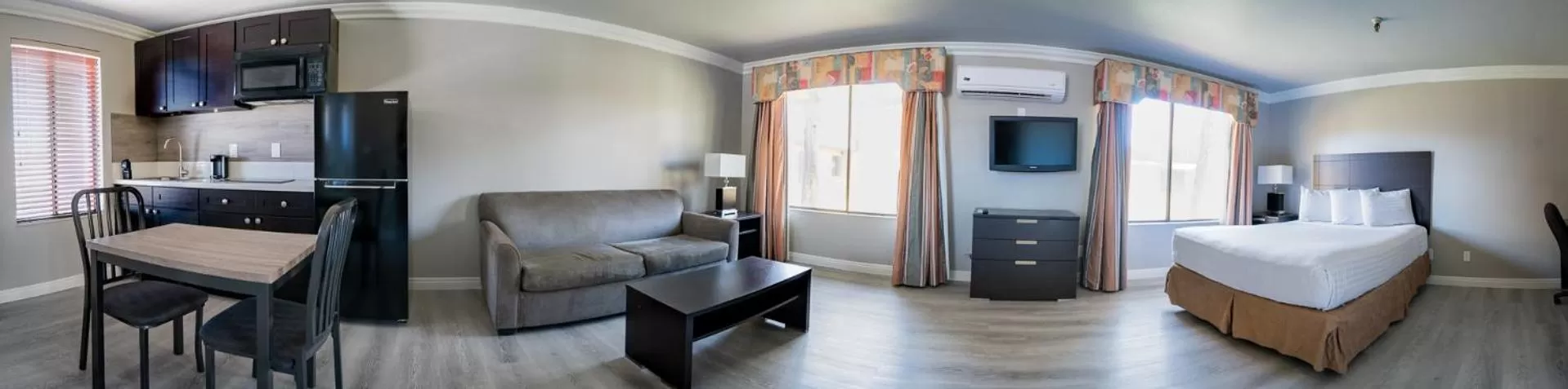 Bed in Alexis Park All Suite Resort