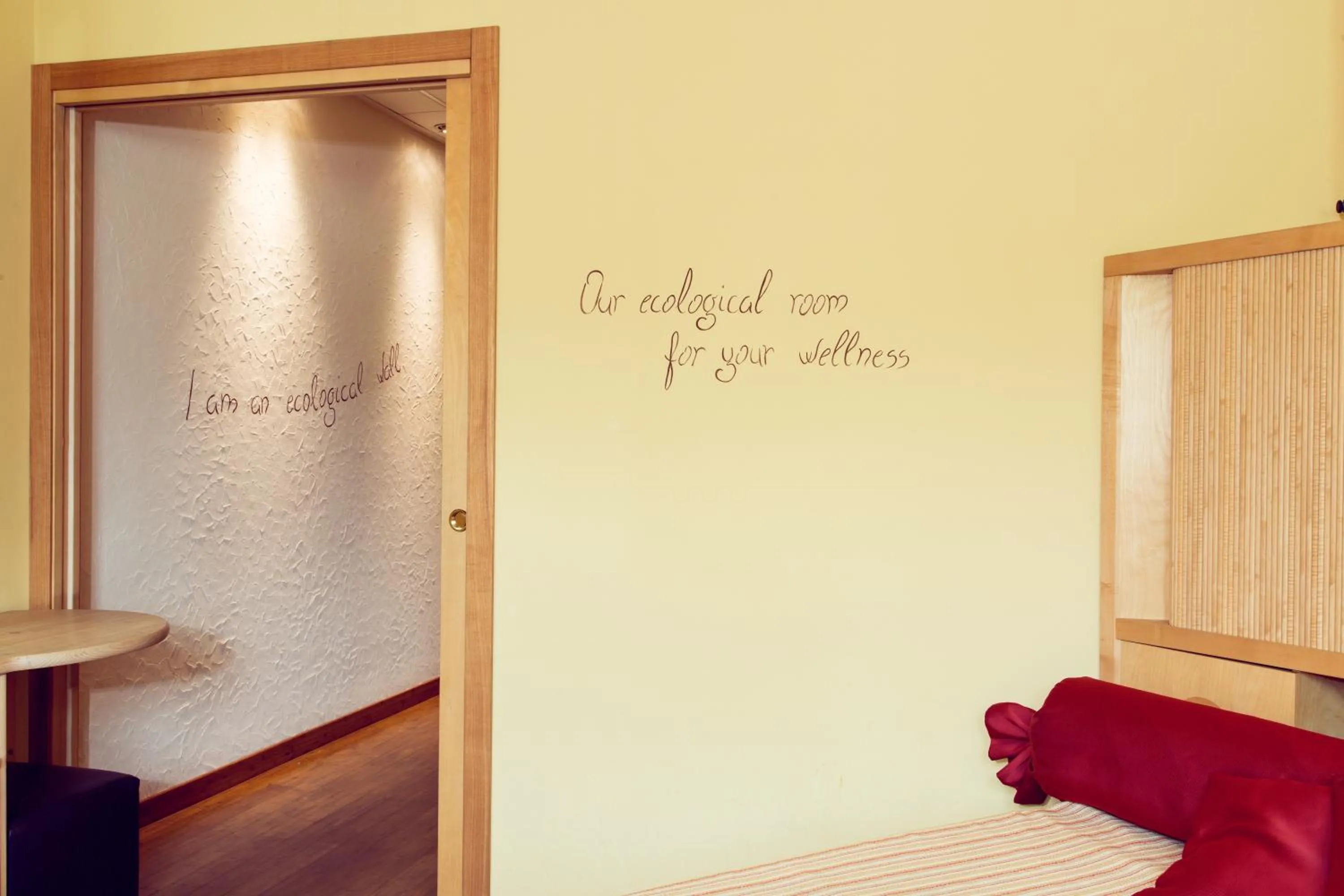 Decorative detail, Bed in eco Hotel Milano & BioRiso Restaurant