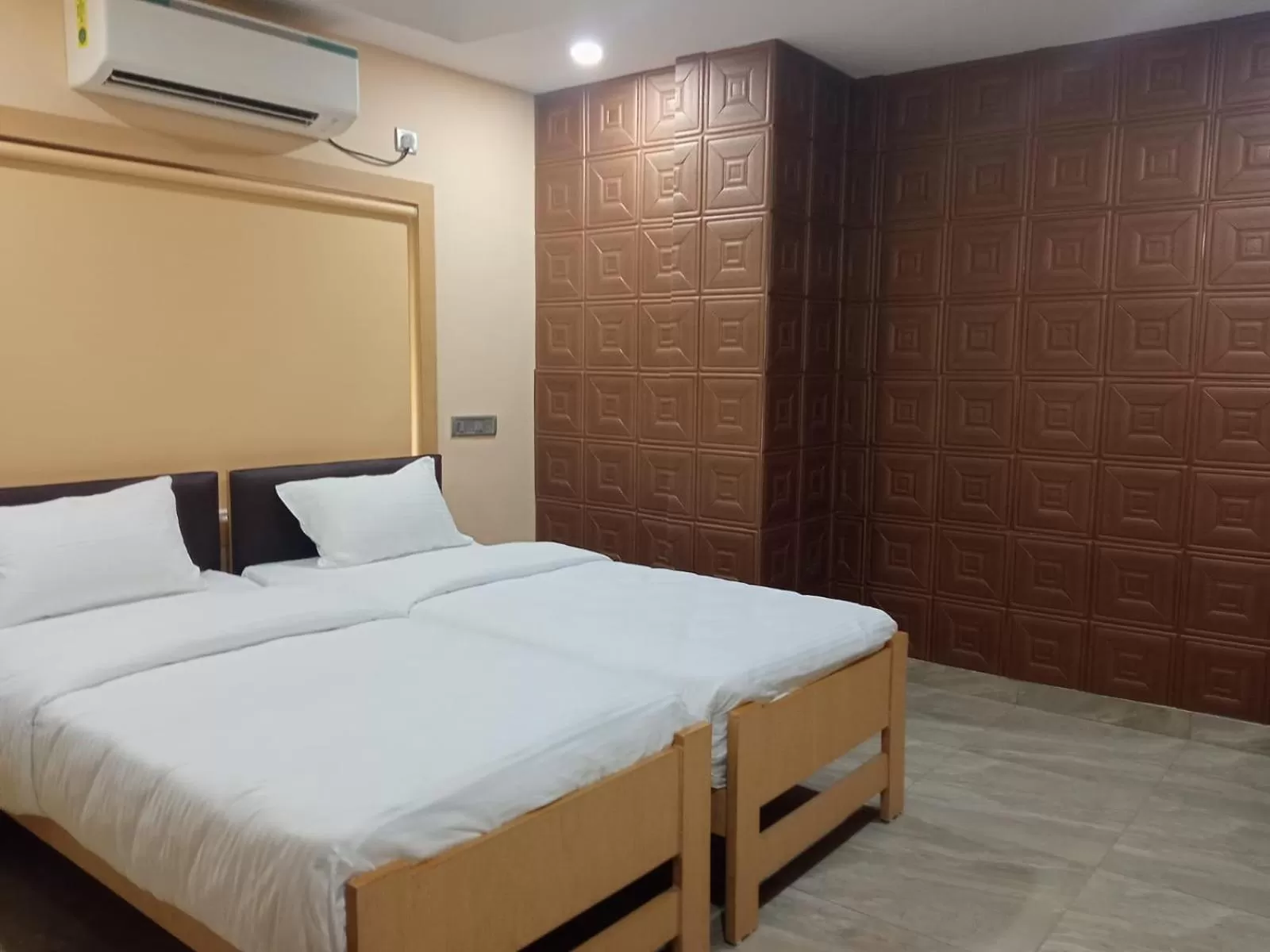 Photo of the whole room, Bed in Soukyam Hotel