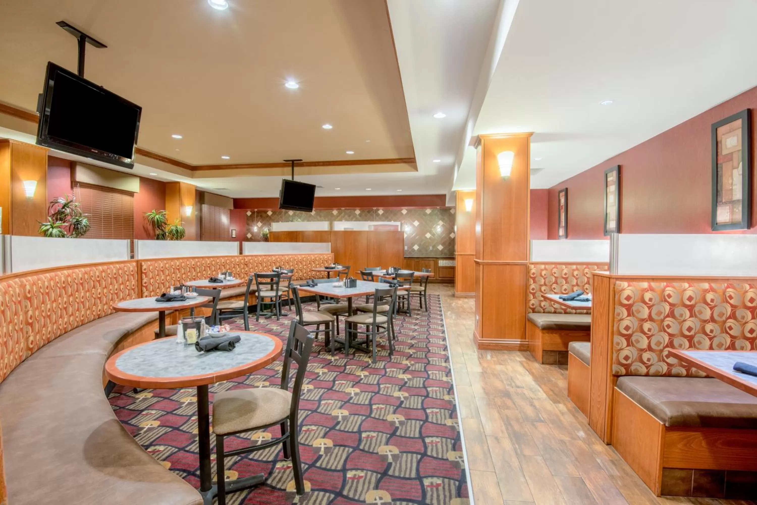 Restaurant/places to eat in Holiday Inn Hotel & Suites Grand Junction-Airport by IHG