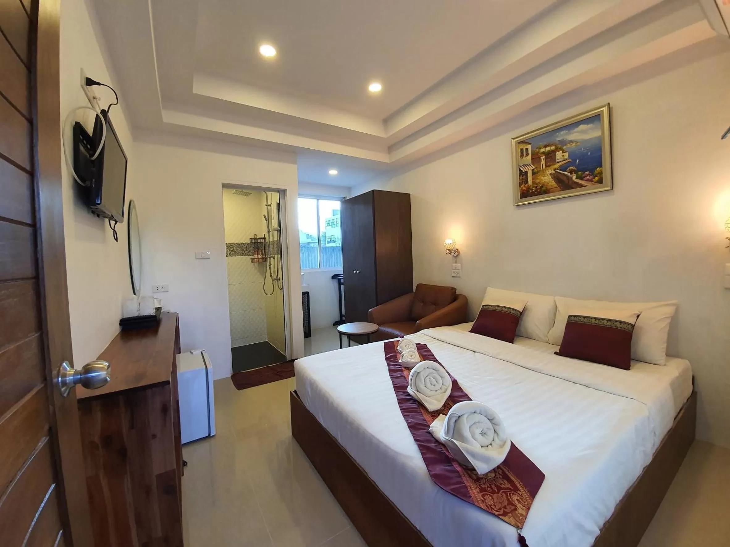 Photo of the whole room, Bed in Chiang Mai Heritage House