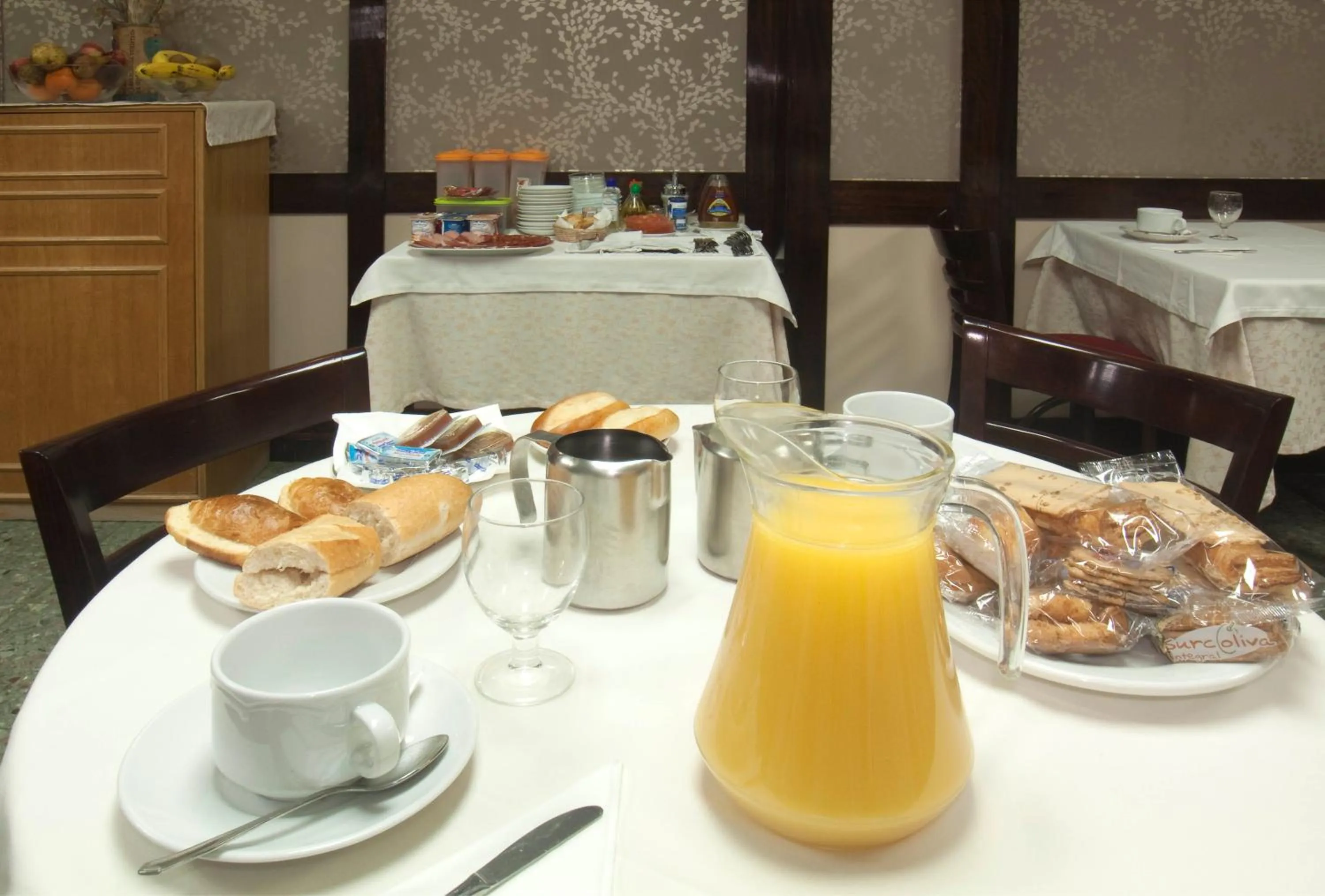 Continental breakfast in Hotel Castilla